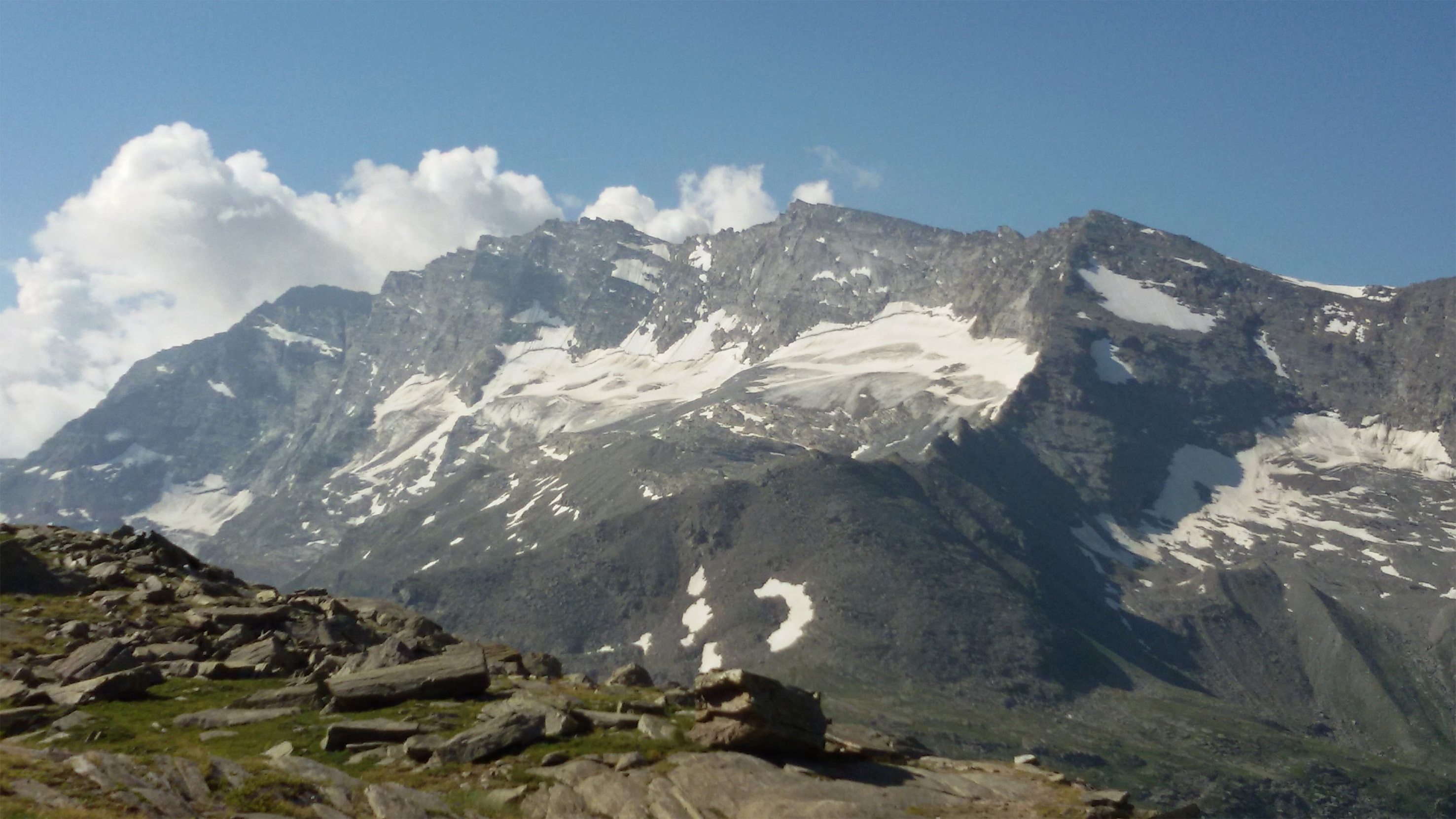 Il Gruppo delle Levanne nelle Alpi Graie. Situato tra Savoia, Piemonte e Valle d'Aosta, appartiene alla catena Levanne-Aiguille Rousse (e quindi alle Alpi di Lanzo e dell'Alta Moriana)