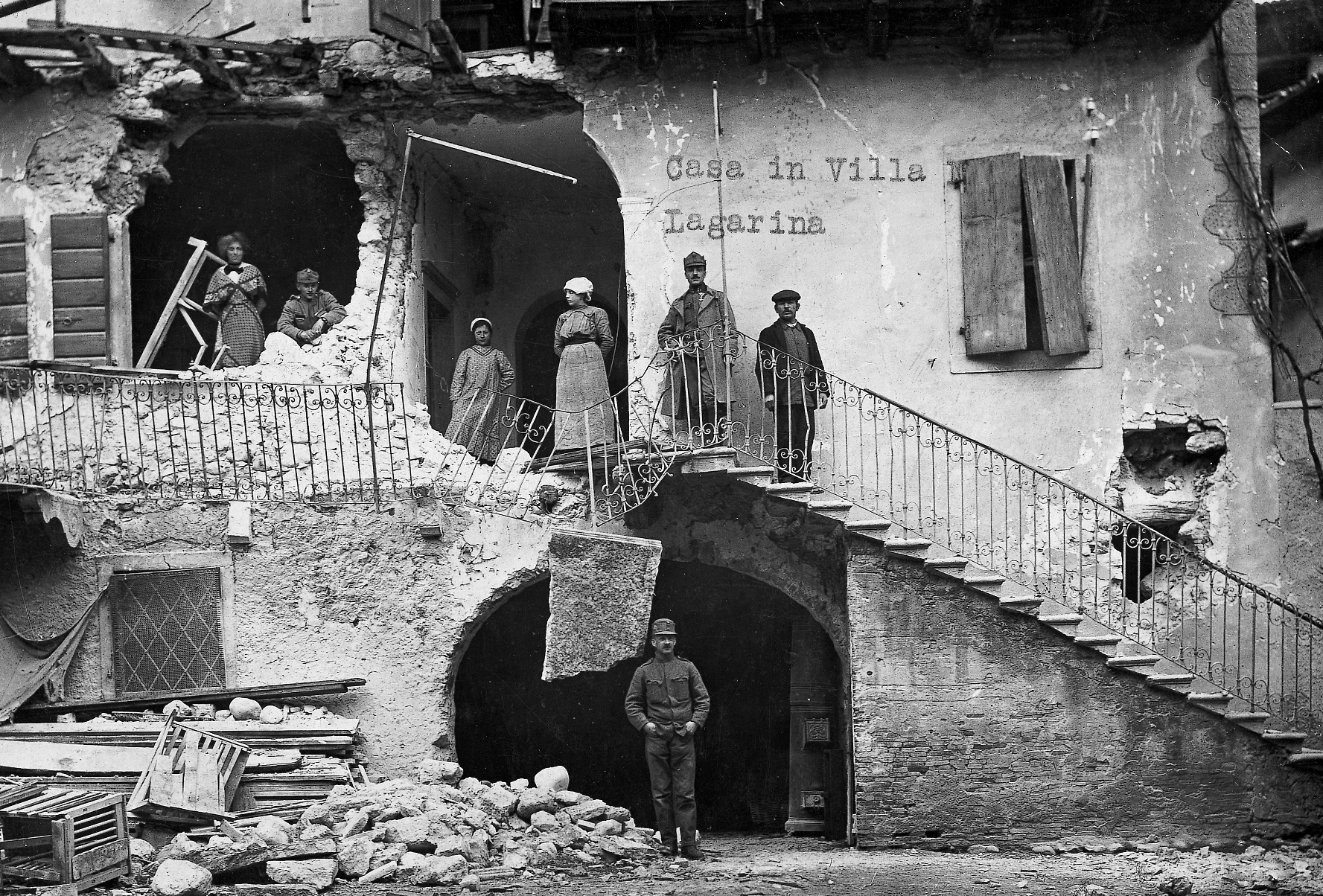 Villalagarina. Casa del barone Francesco de Moll colpita da una granata [129/112]