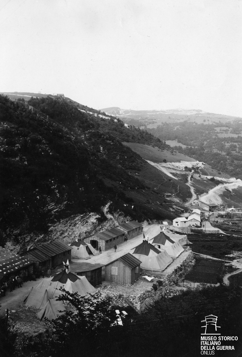 Monte Baldo, Pra da Stua. Ospedale da campo e magazzini italiani [MGR 143/21]