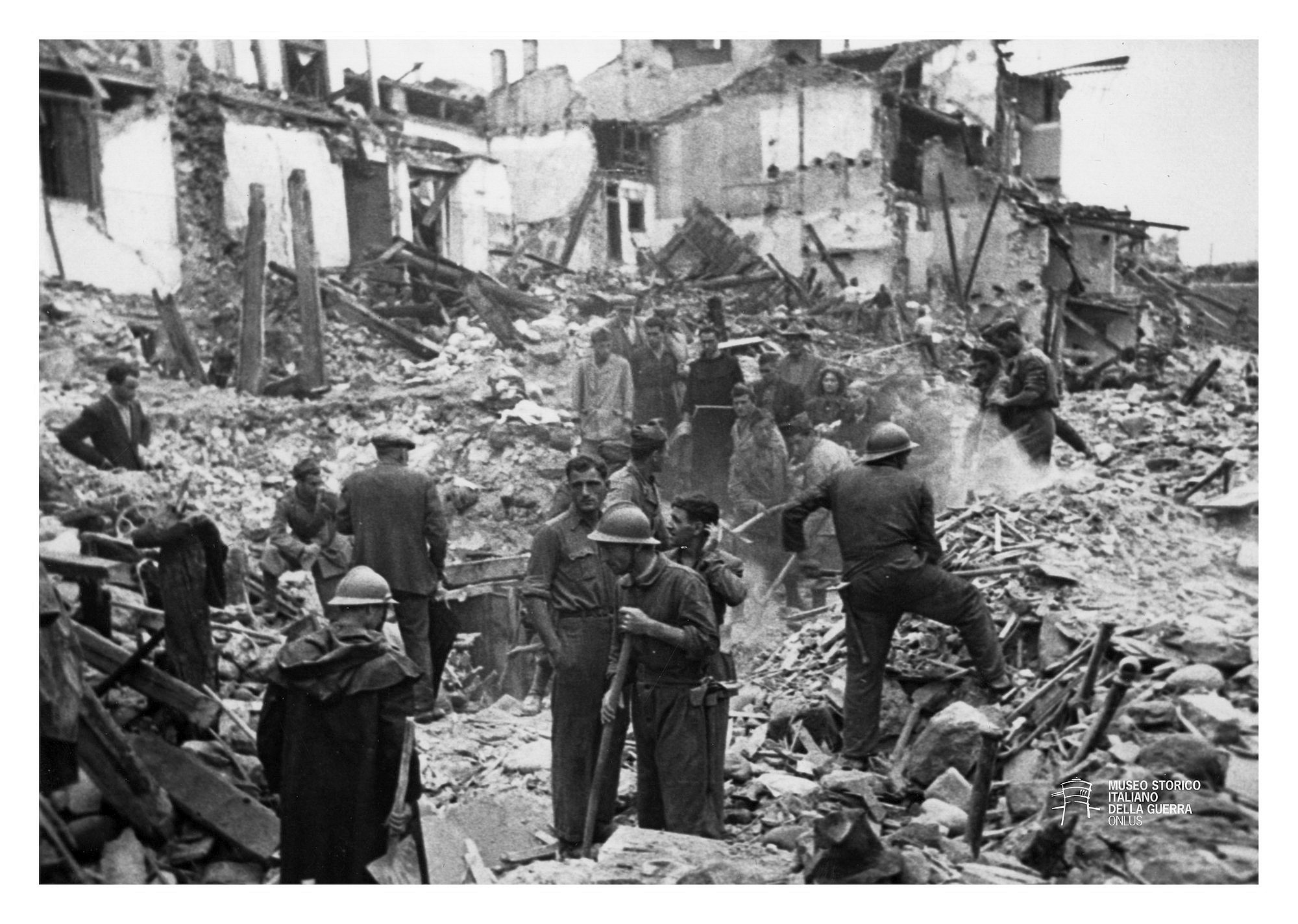 Bombardamento di Trento. 2 settembre 1943 [Archivio MSIG 256/18]