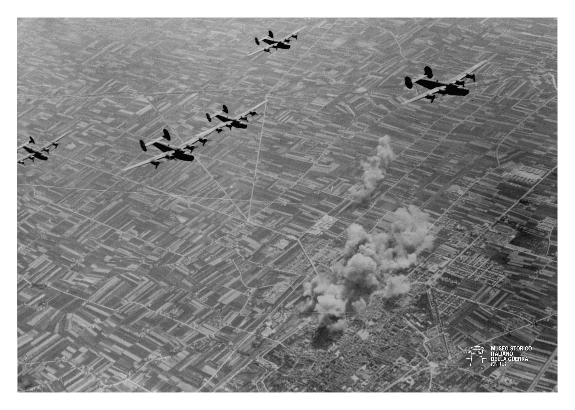 Bombardiere americano pesante B-24 [Archivio MSIG 339/54]