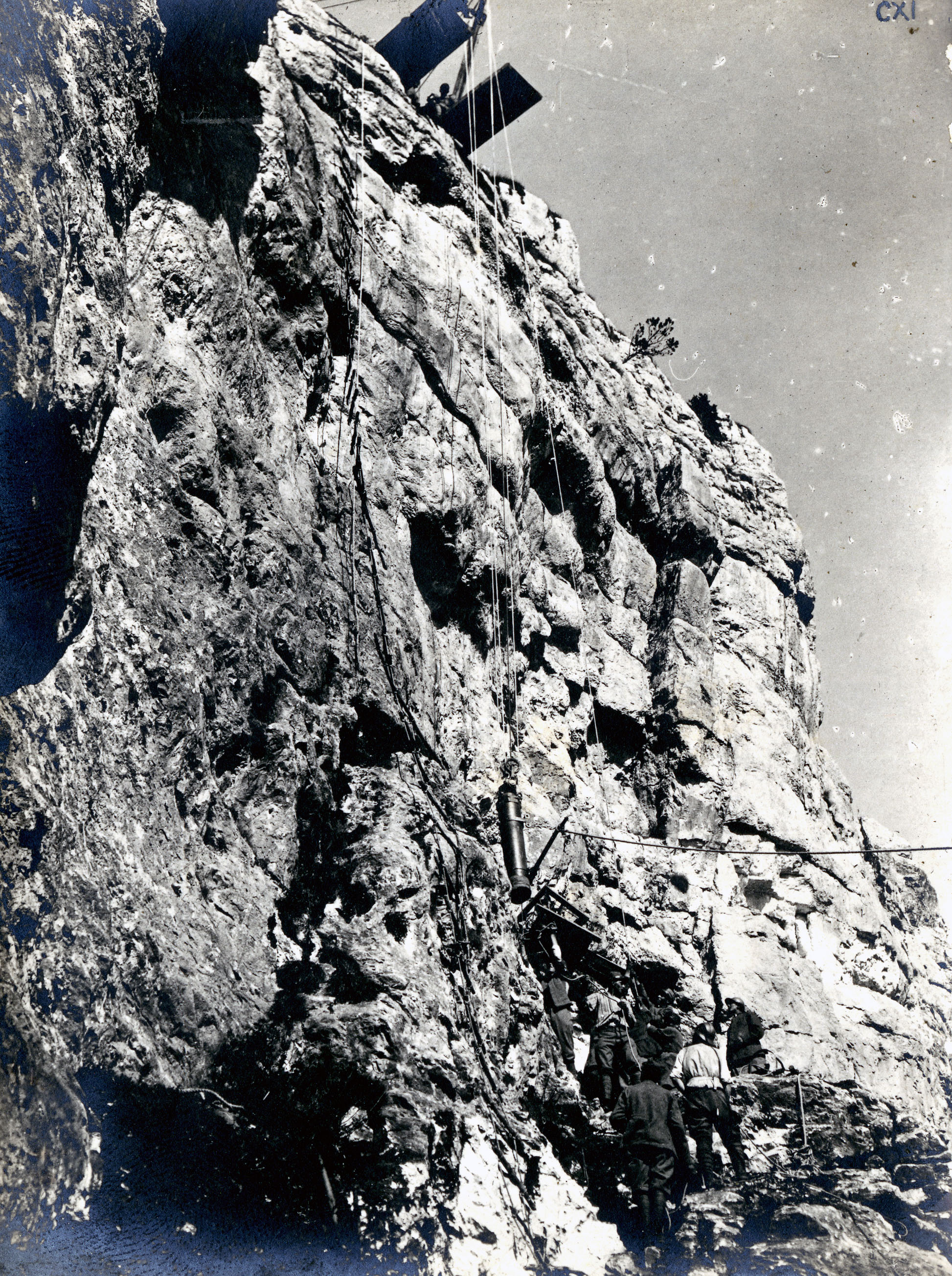 Estate 1916, preparazione della controffensiva italiana verso Monte Corno di Vallarsa; trasporto di bombarde da 240 mm