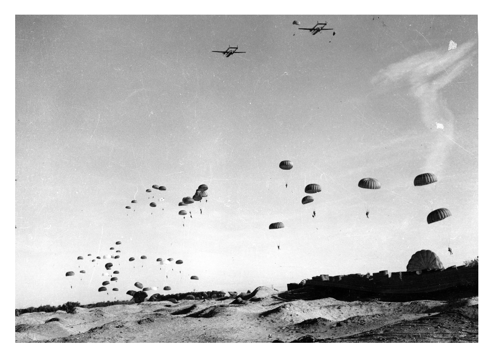 Egitto. Lancio di paracadutisti francesi da Fairchild C-119 Flying Boxcar [336/136]