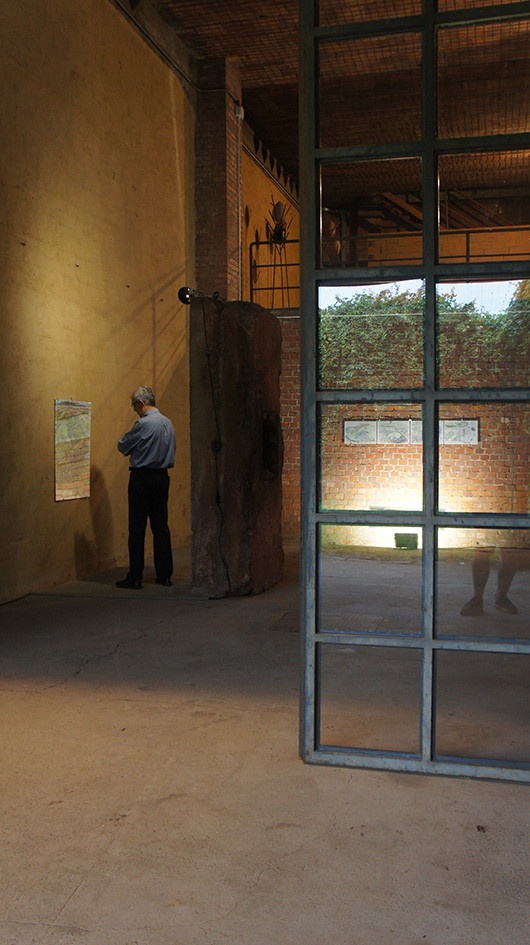 Allestimento della mostra negli spazi del Munlab