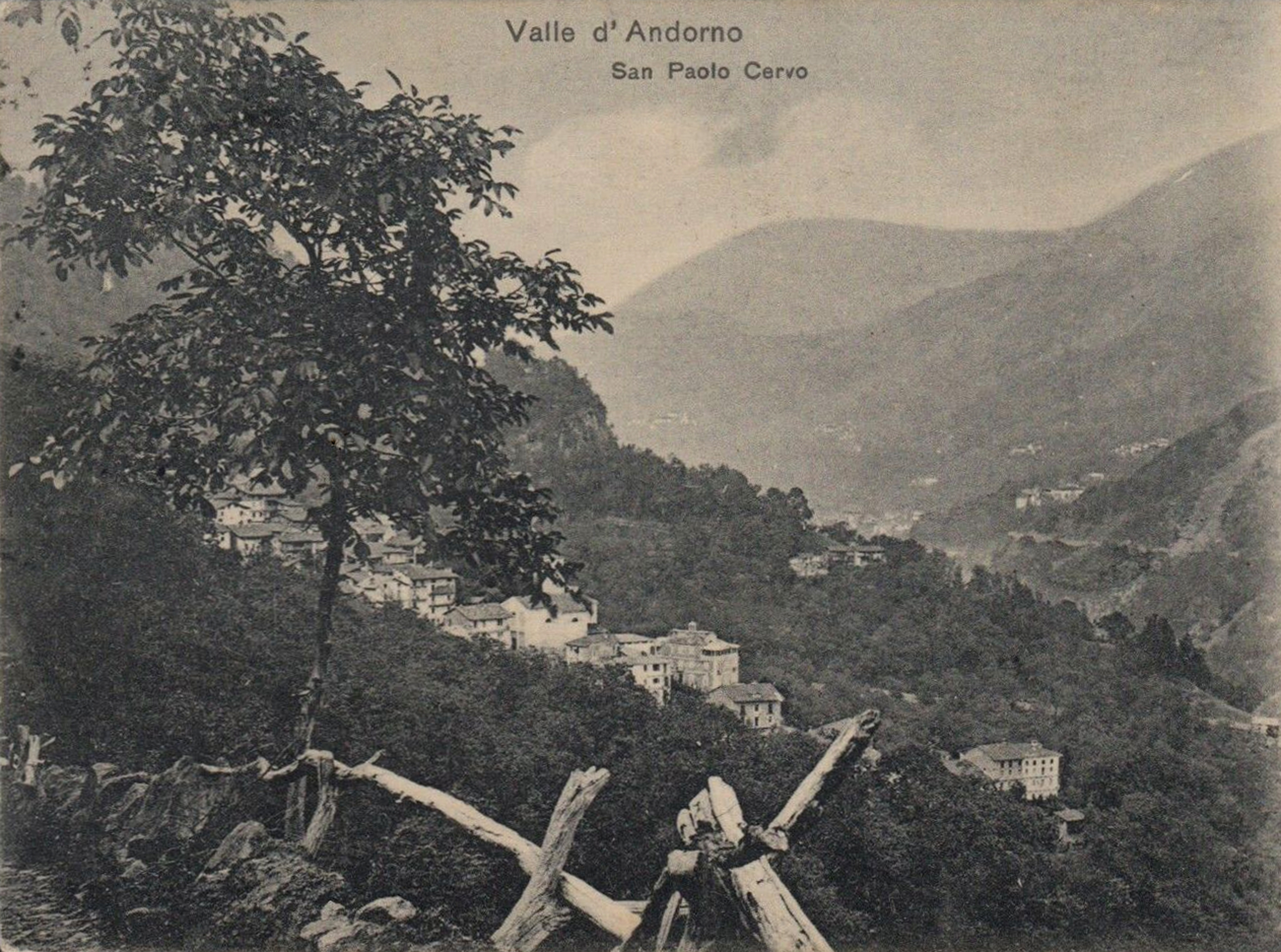 San Paolo Cervo all’inizio del Novecento in una cartolina d’epoca.