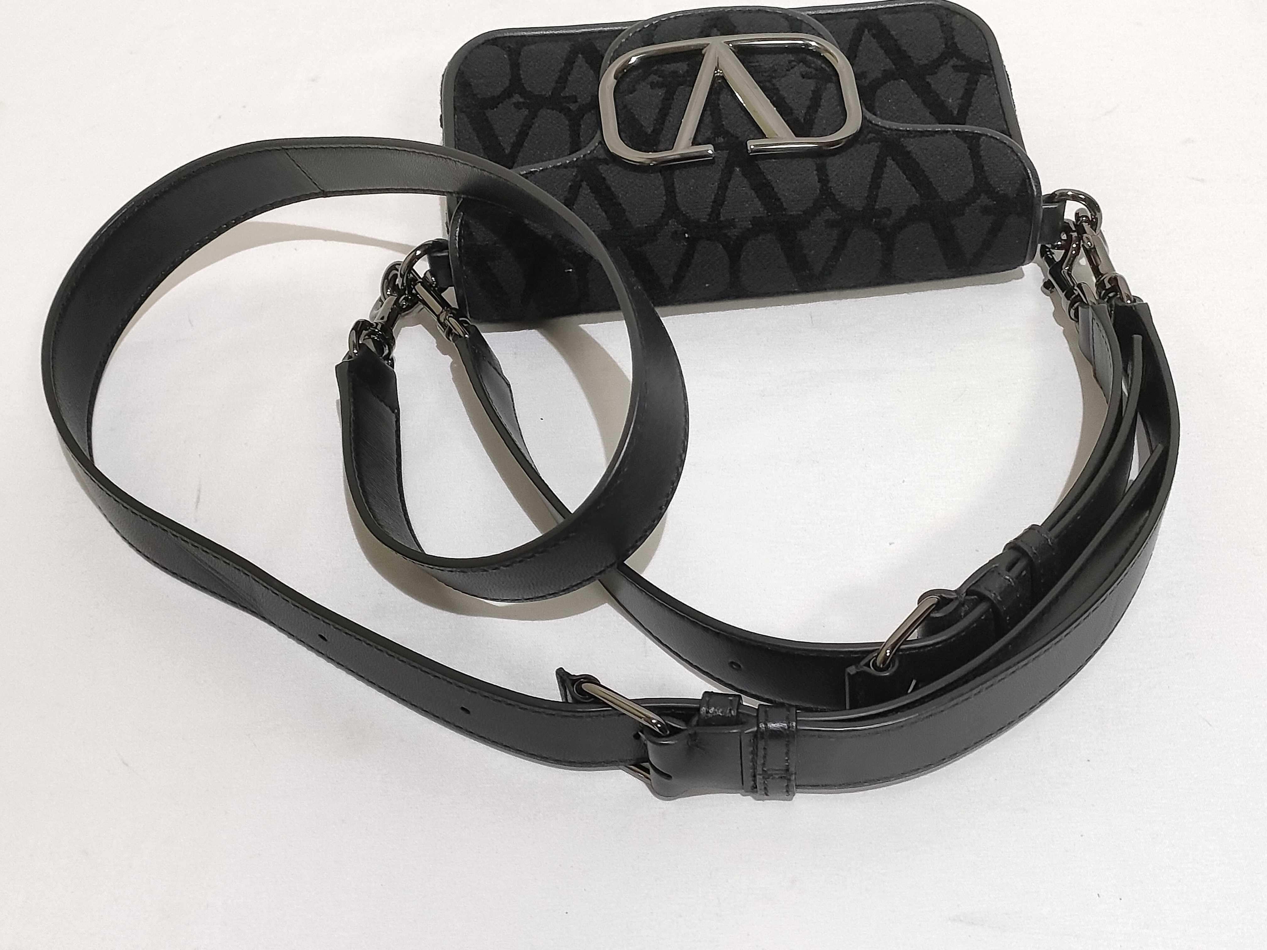 V-logo Leather 2-Way Shoulder Bag, Black — view 3