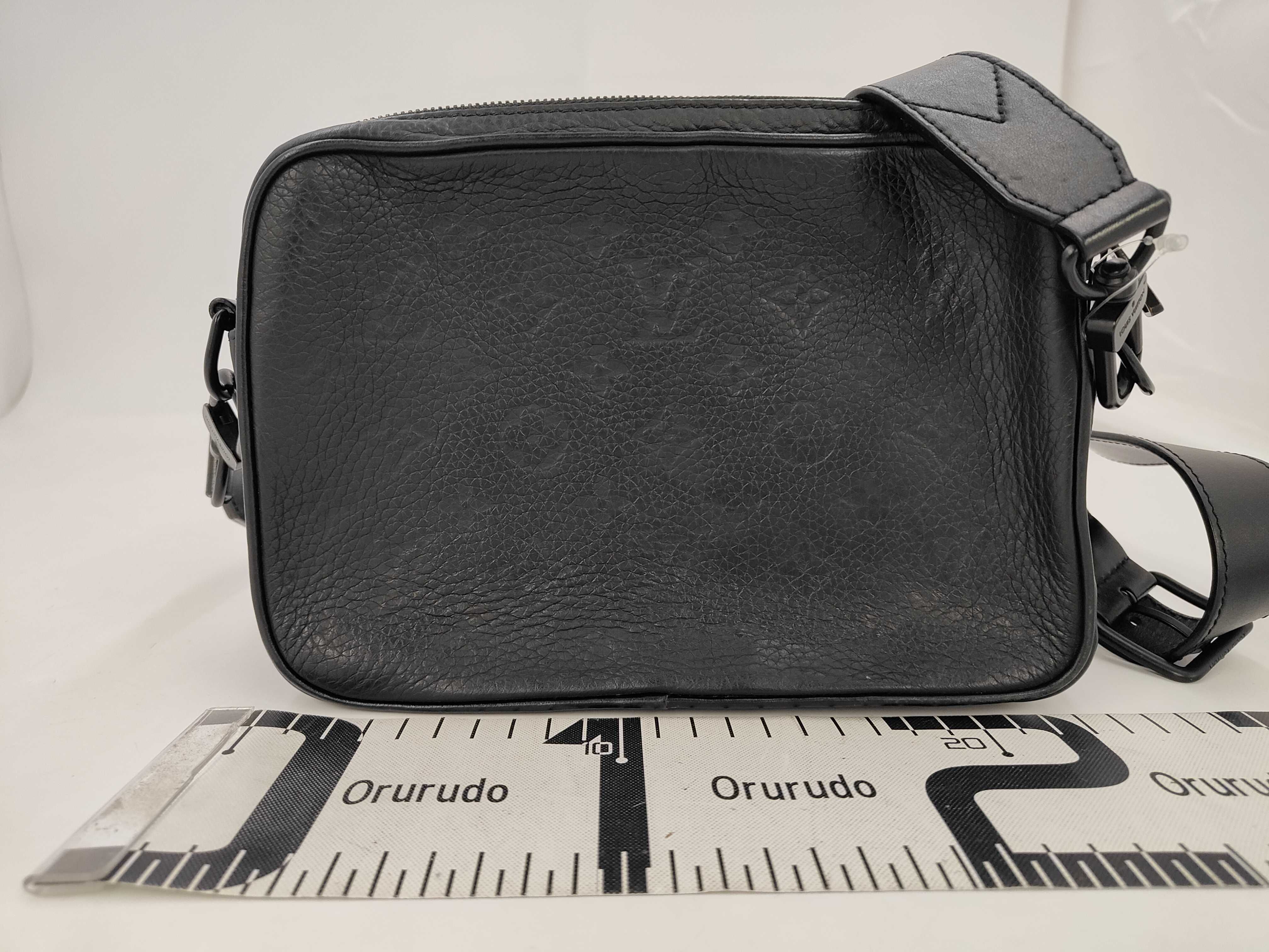LV Steamer Wearable Wallet Black RFID Shoulder Bag — view 2