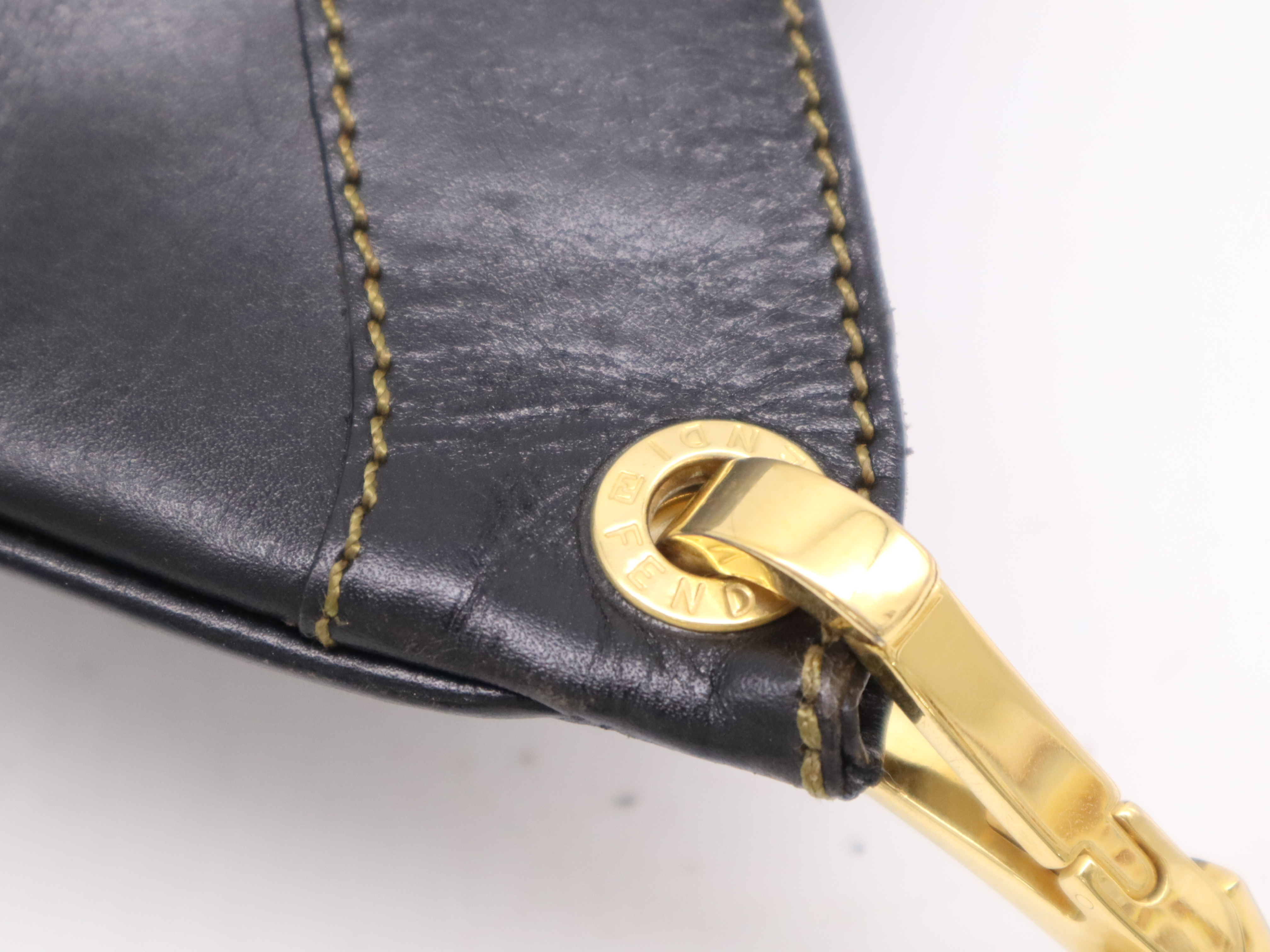 leather shoulder bag black GD metal fittings shoulder bag — view 6