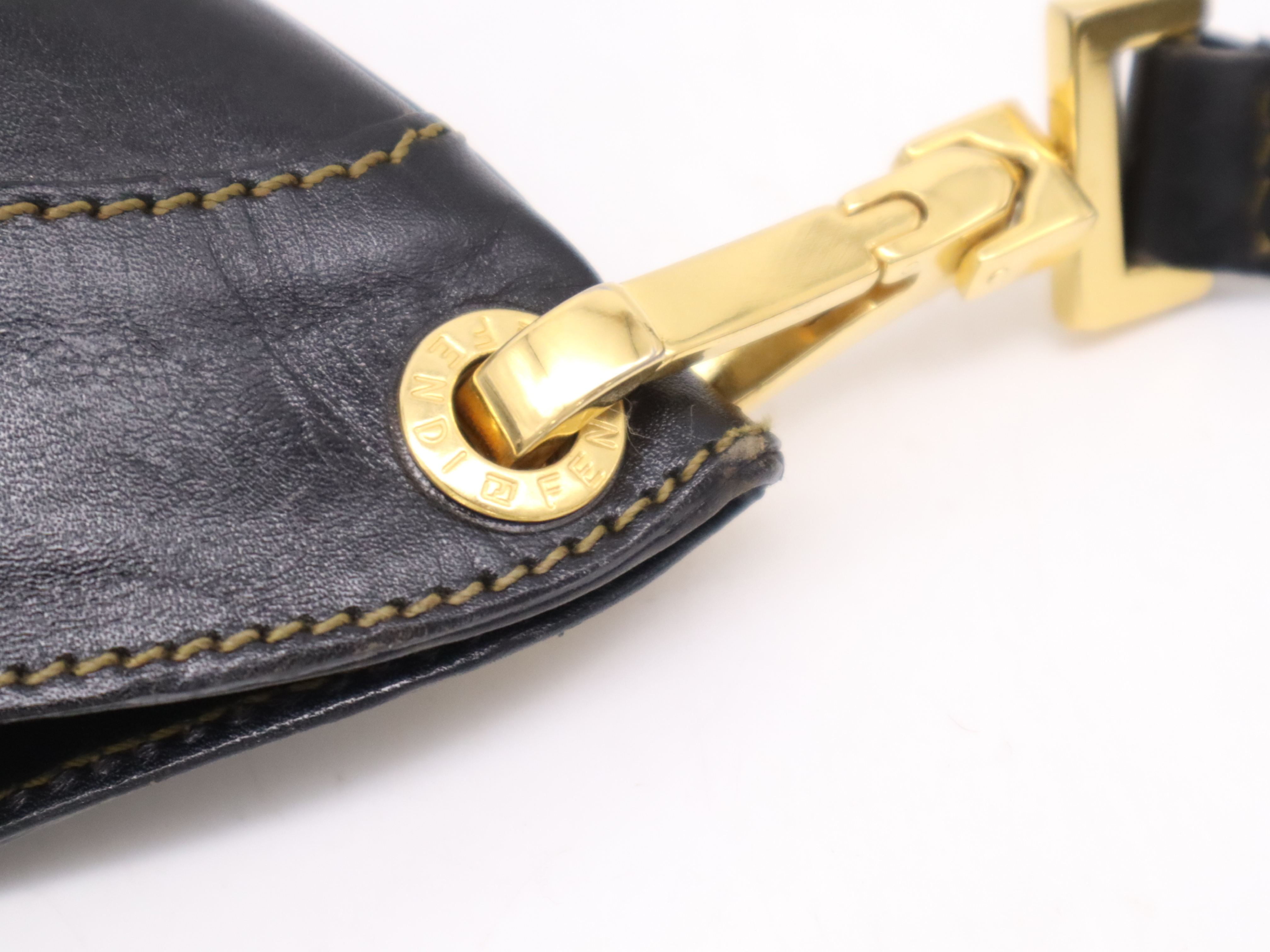 leather shoulder bag black GD metal fittings shoulder bag — view 7