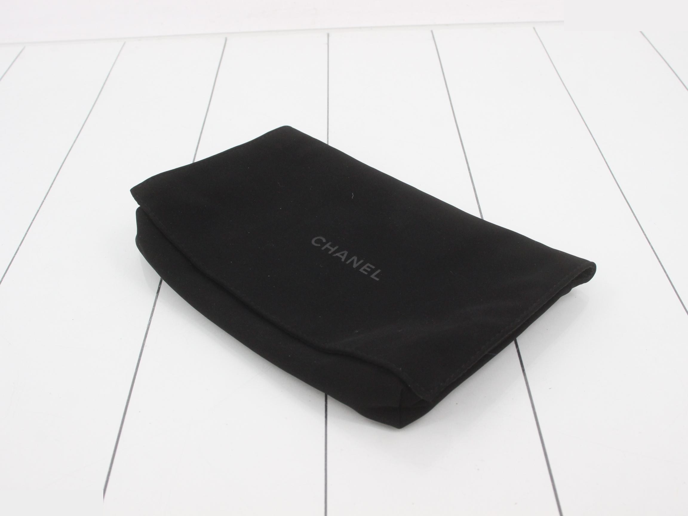 Lambskin Matelassé Classic Chain Wallet — view 5