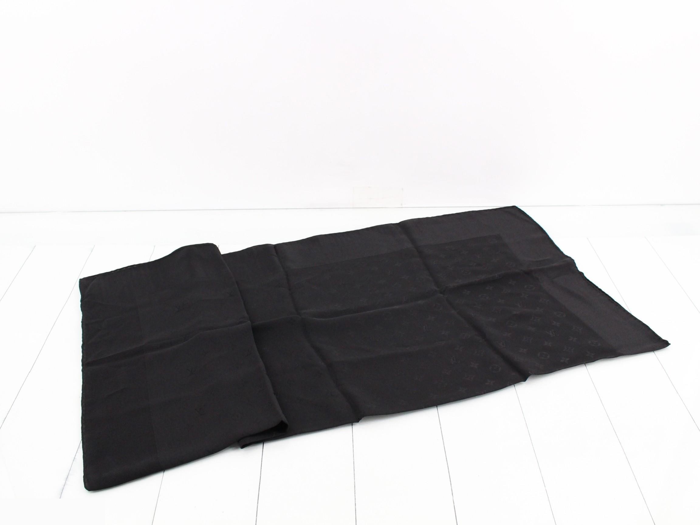 scarf — view 3