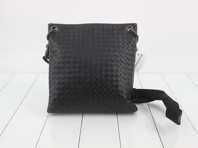 172736 Intrecciato Shoulder Bag