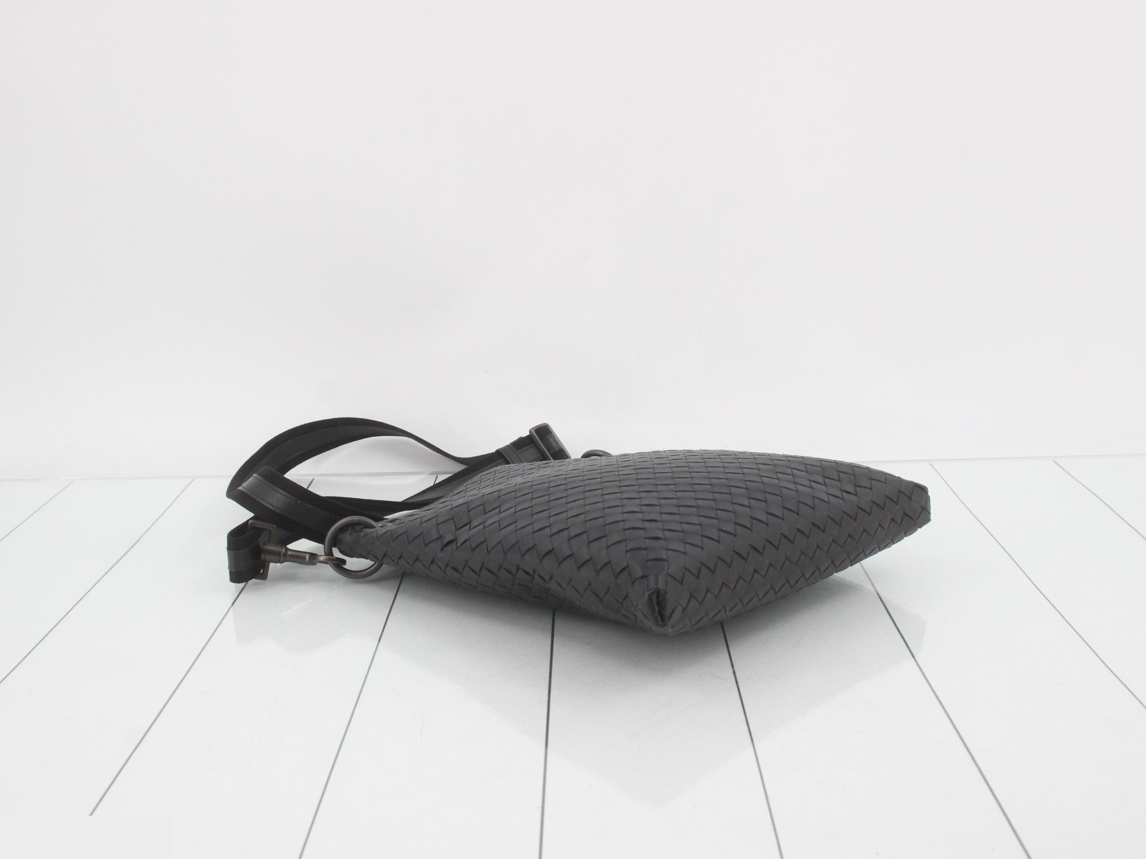 172736 Intrecciato Shoulder Bag — view 5