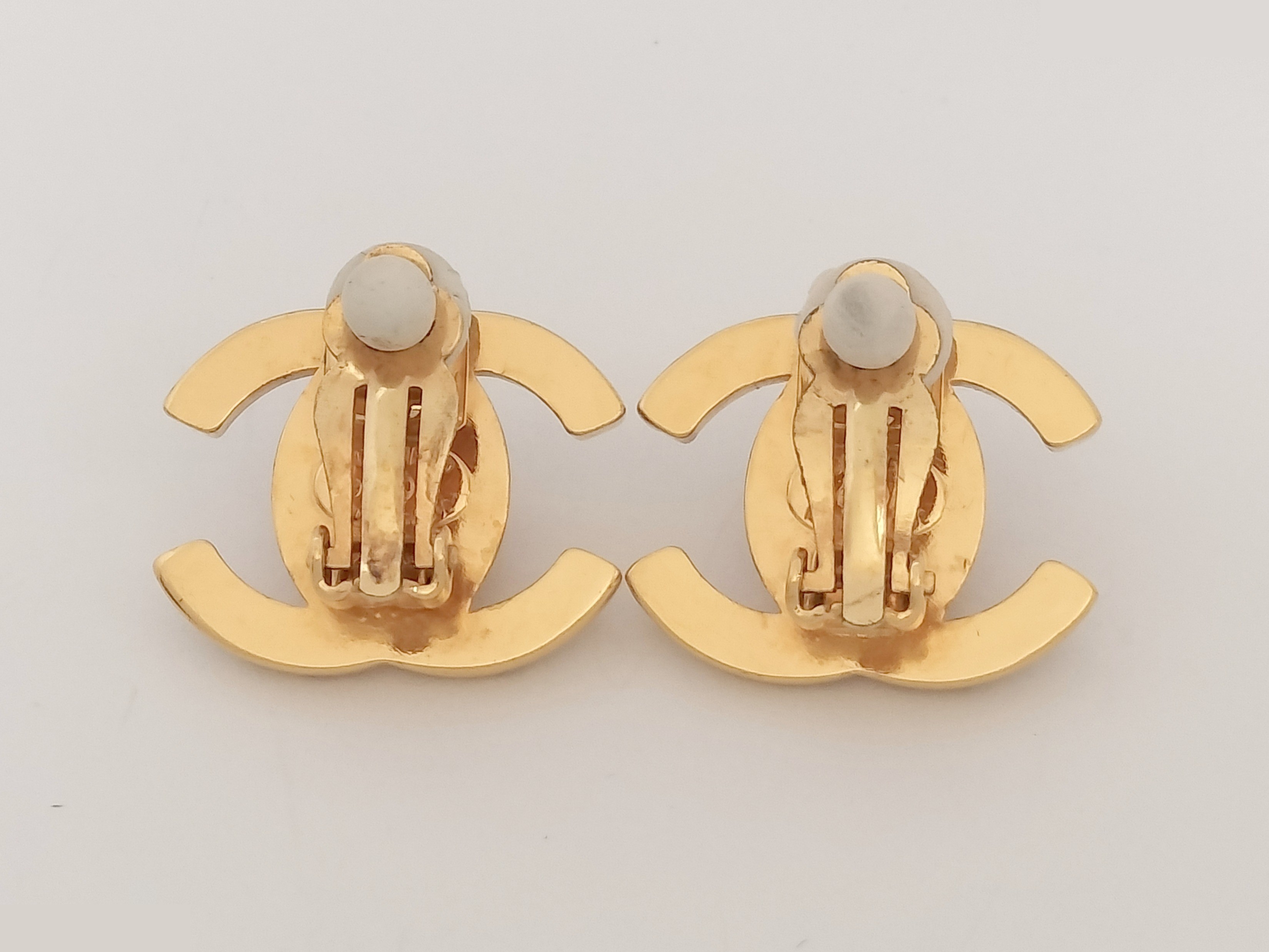 Coco Turnlock Rhinestone Gold Earrings — view 4