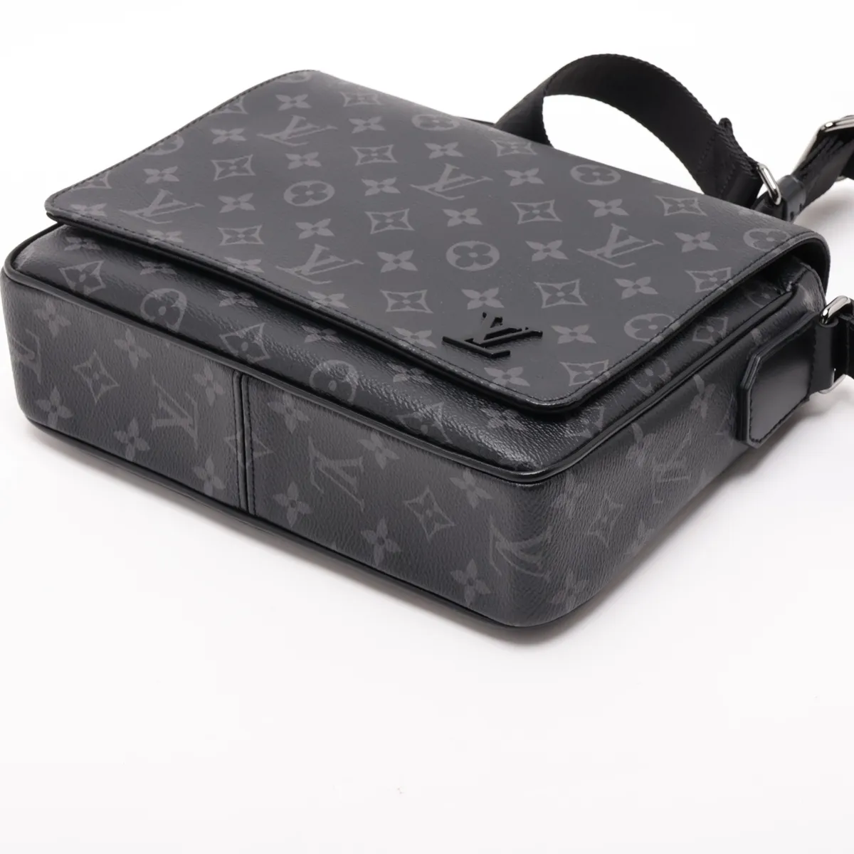 Monogram Eclipse District PM NV3 M46255 Black (RFID detected) — view 3