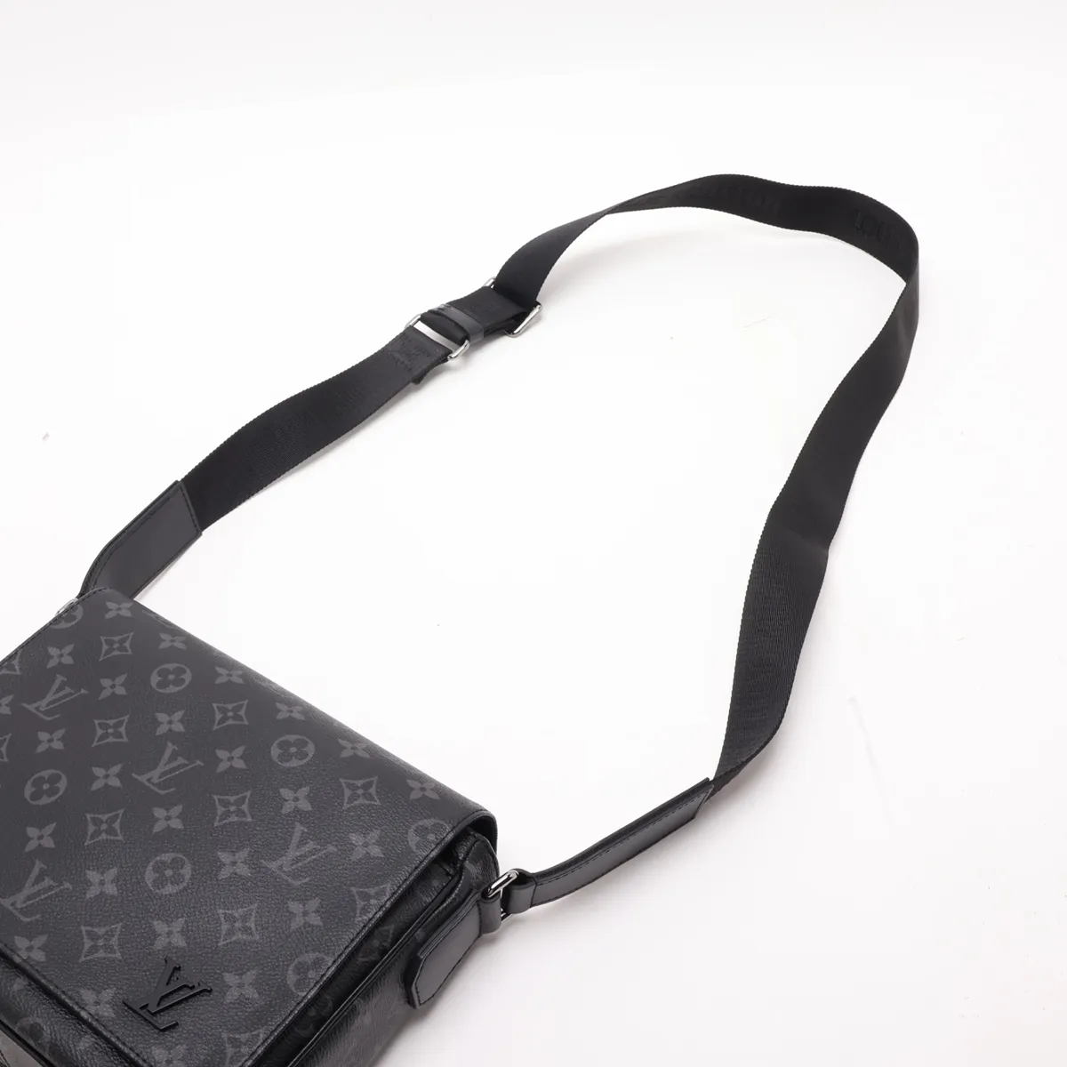 Monogram Eclipse District PM NV3 M46255 Black (RFID detected) — view 5