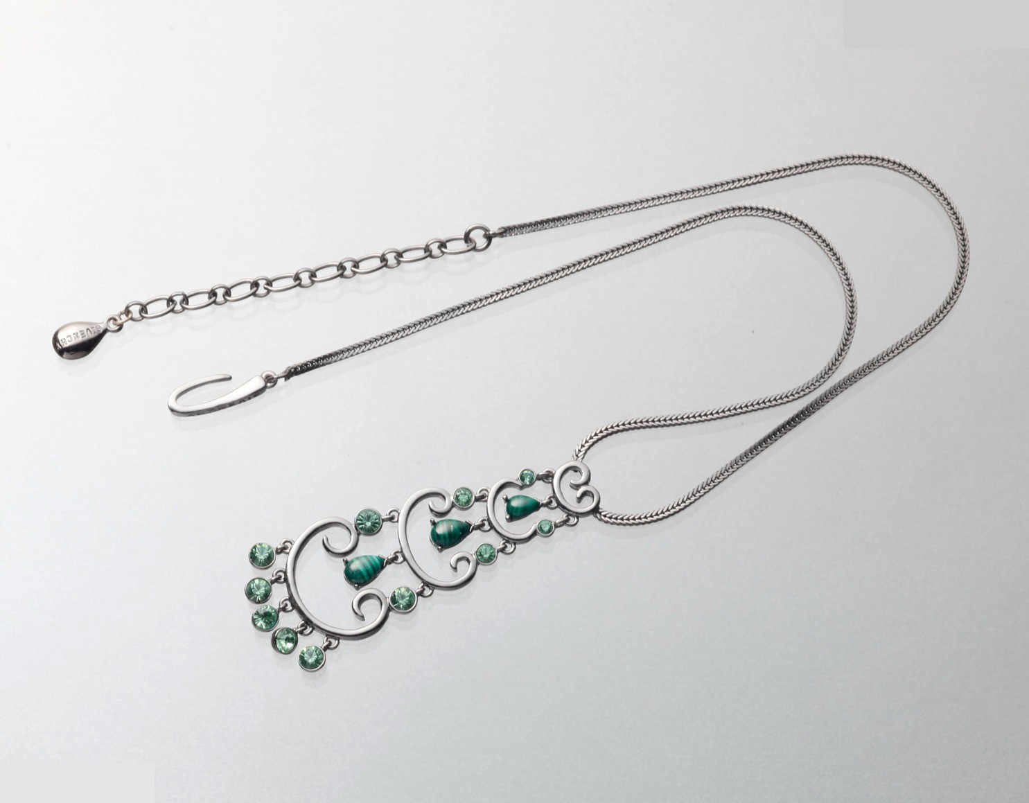 Other lines: Precious metal necklaces and pendants, chain approximately 44cm. — view 3