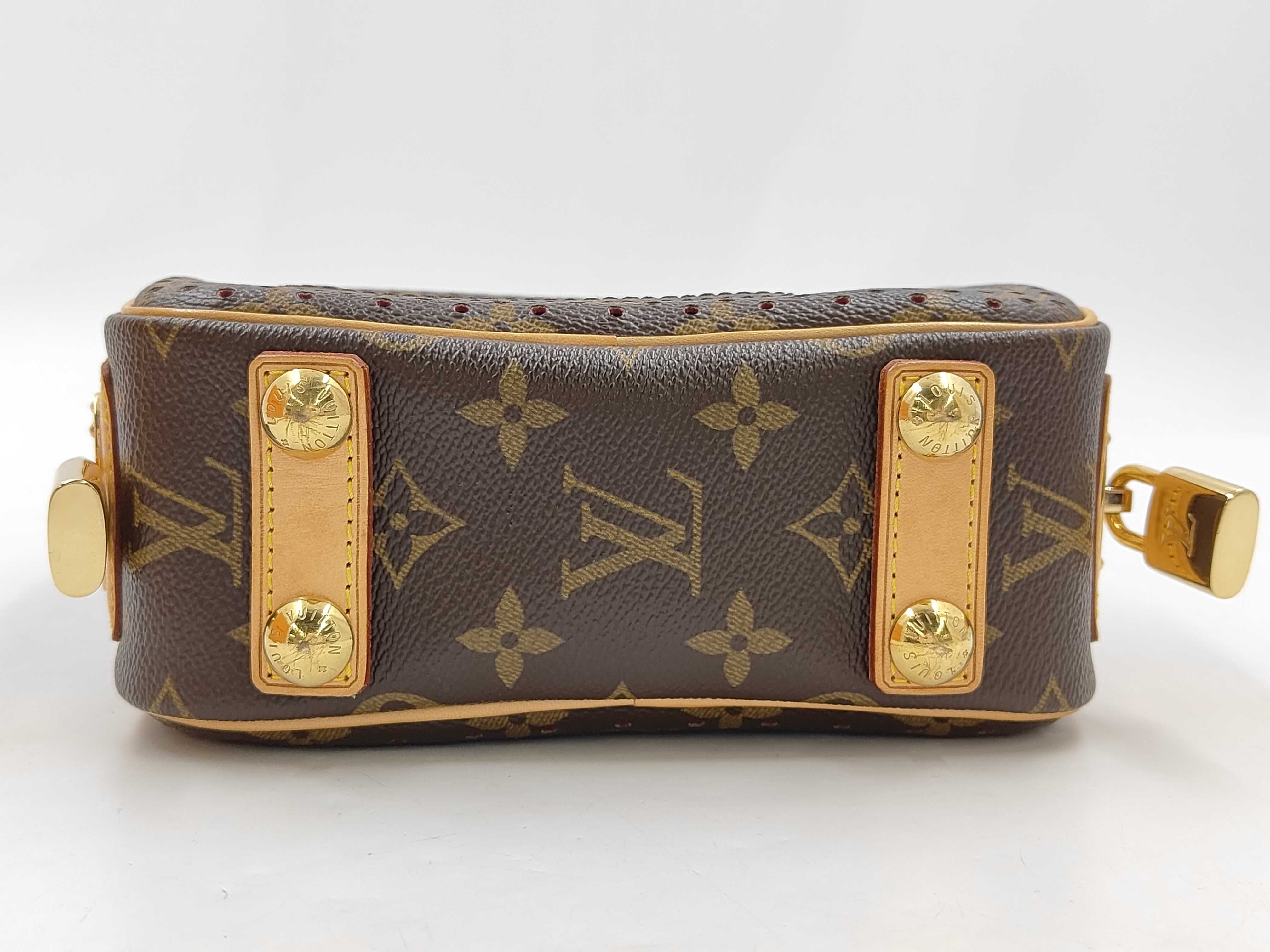 Monogram Shoulder Bag M95177 — view 7