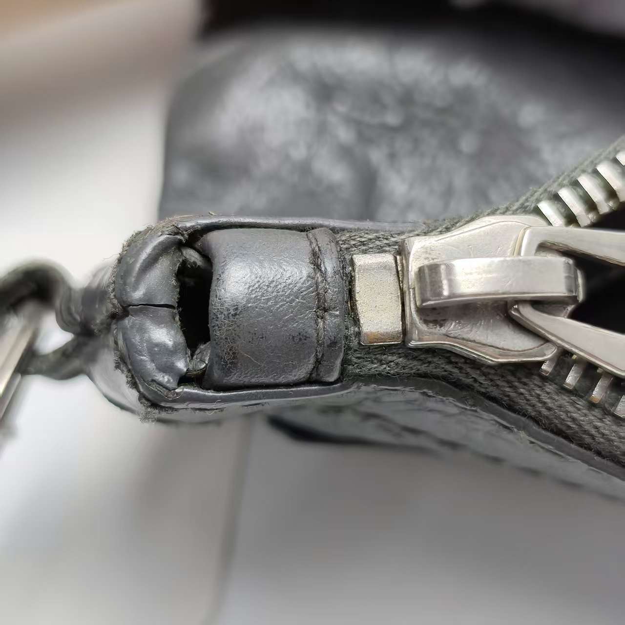 【*Shipped from: China*】BALENCIAGA City Leather Clutch Bag Second Bag — view 8