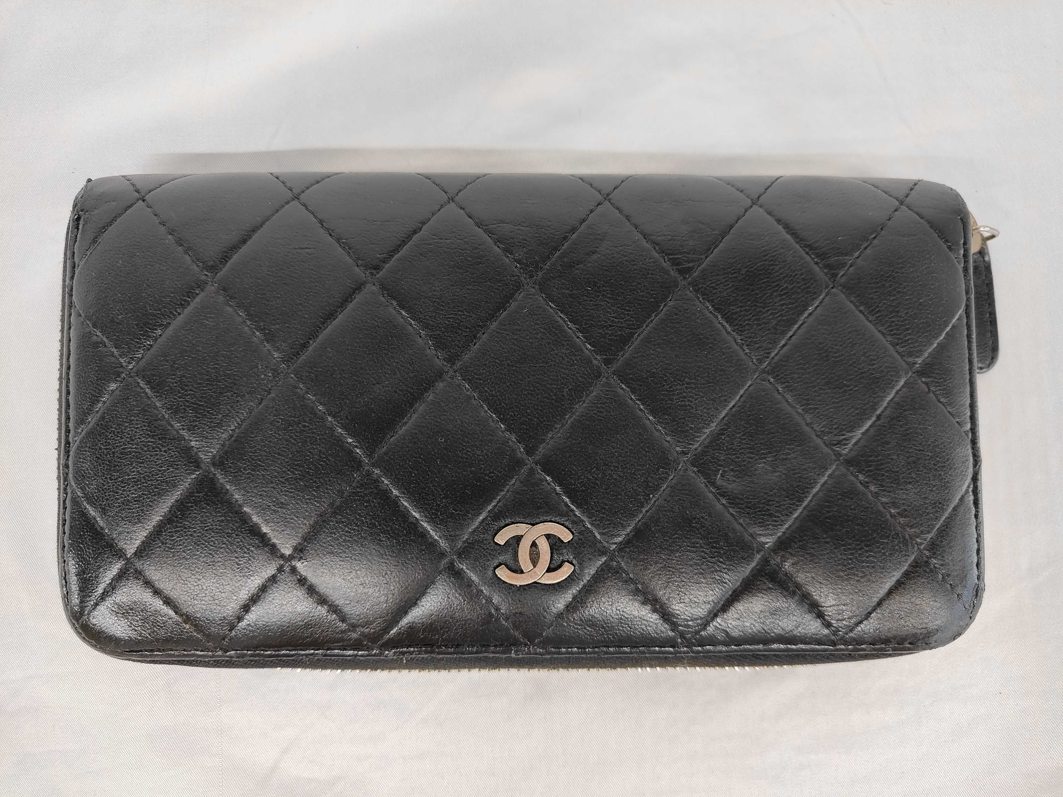 Matelassé Round Zip Wallet (Serial Number 16)