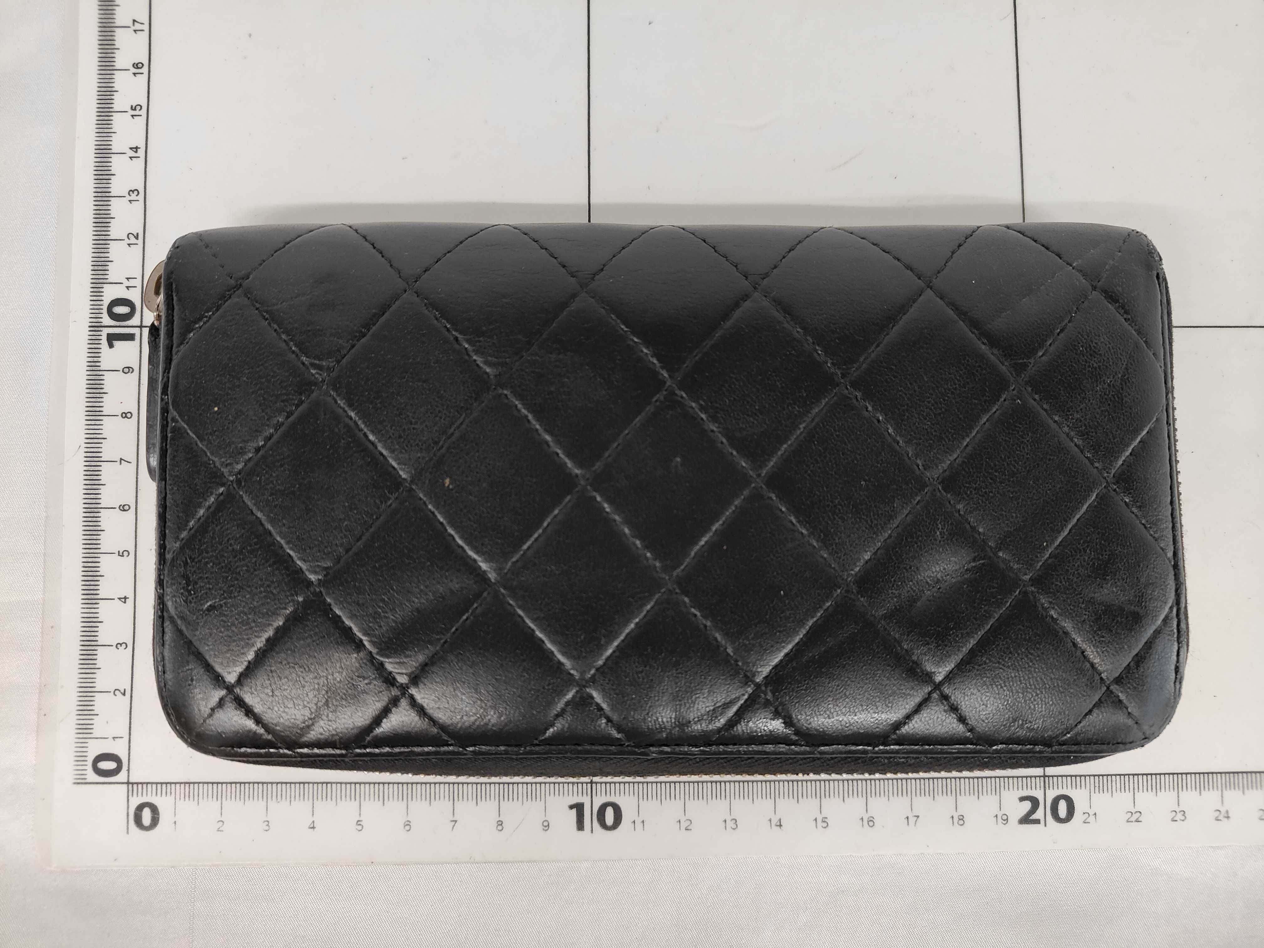 Matelassé Round Zip Wallet (Serial Number 16) — view 2