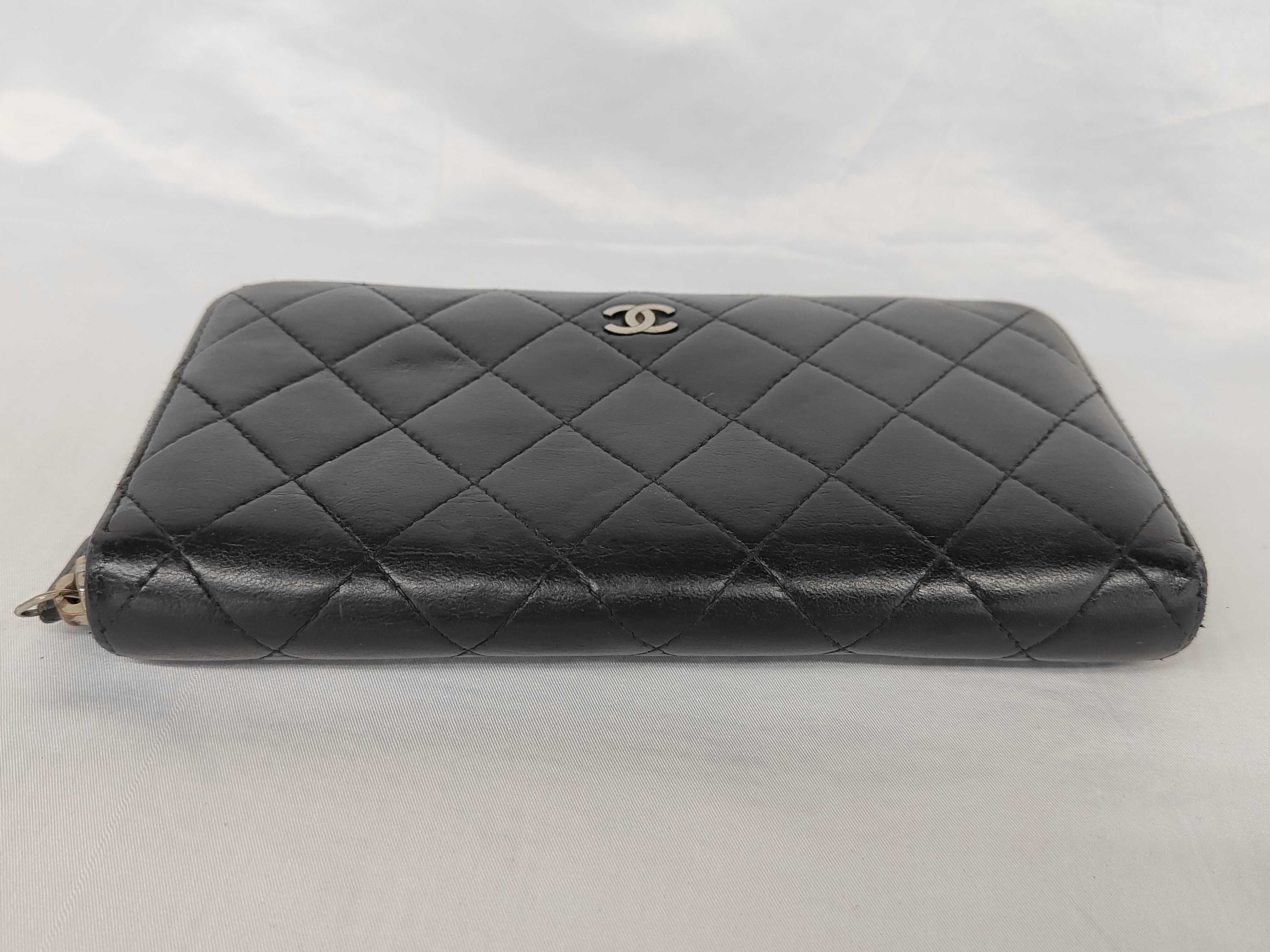 Matelassé Round Zip Wallet (Serial Number 16) — view 6