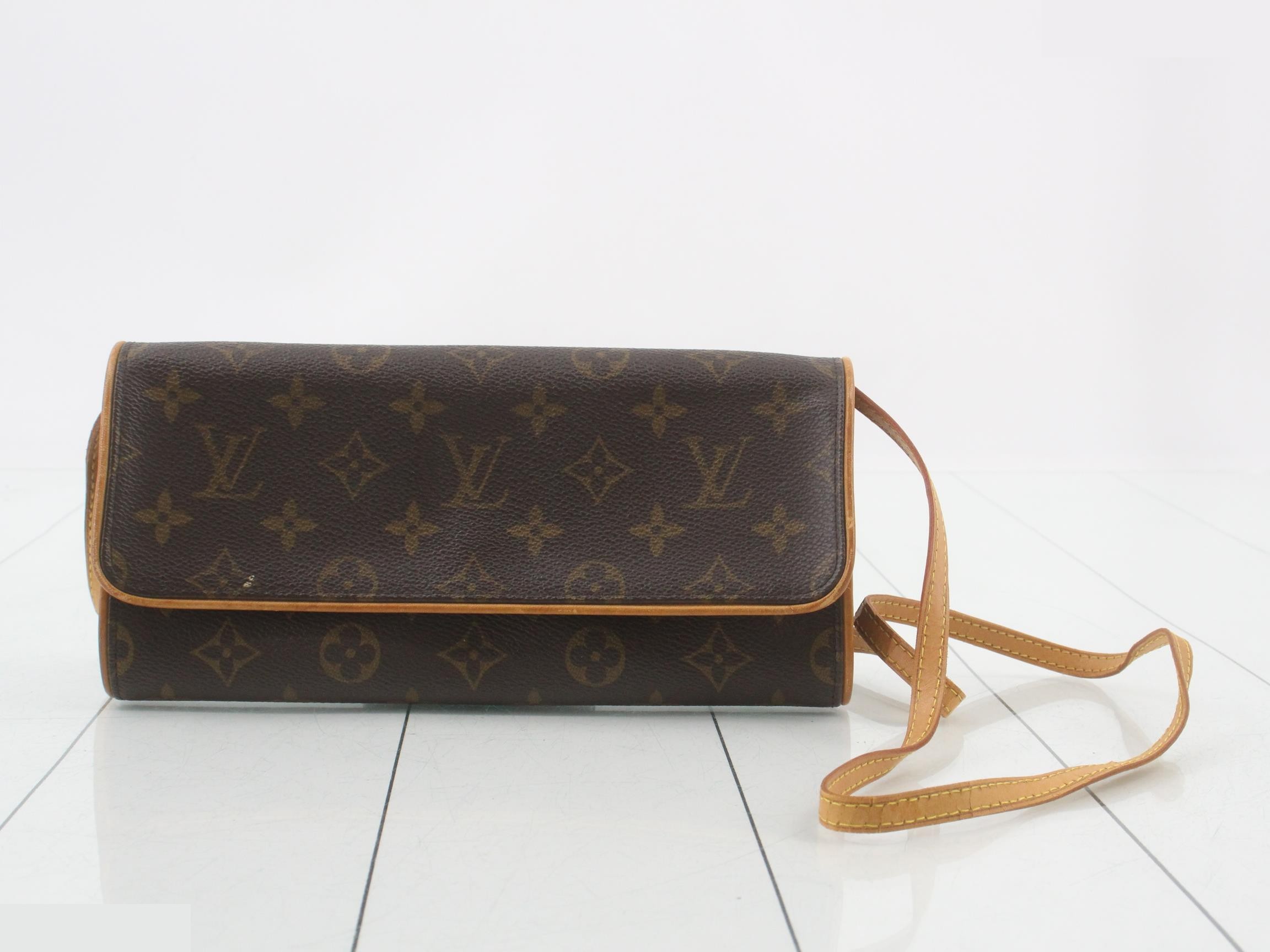 Pochette Twin GM with shoulder strap