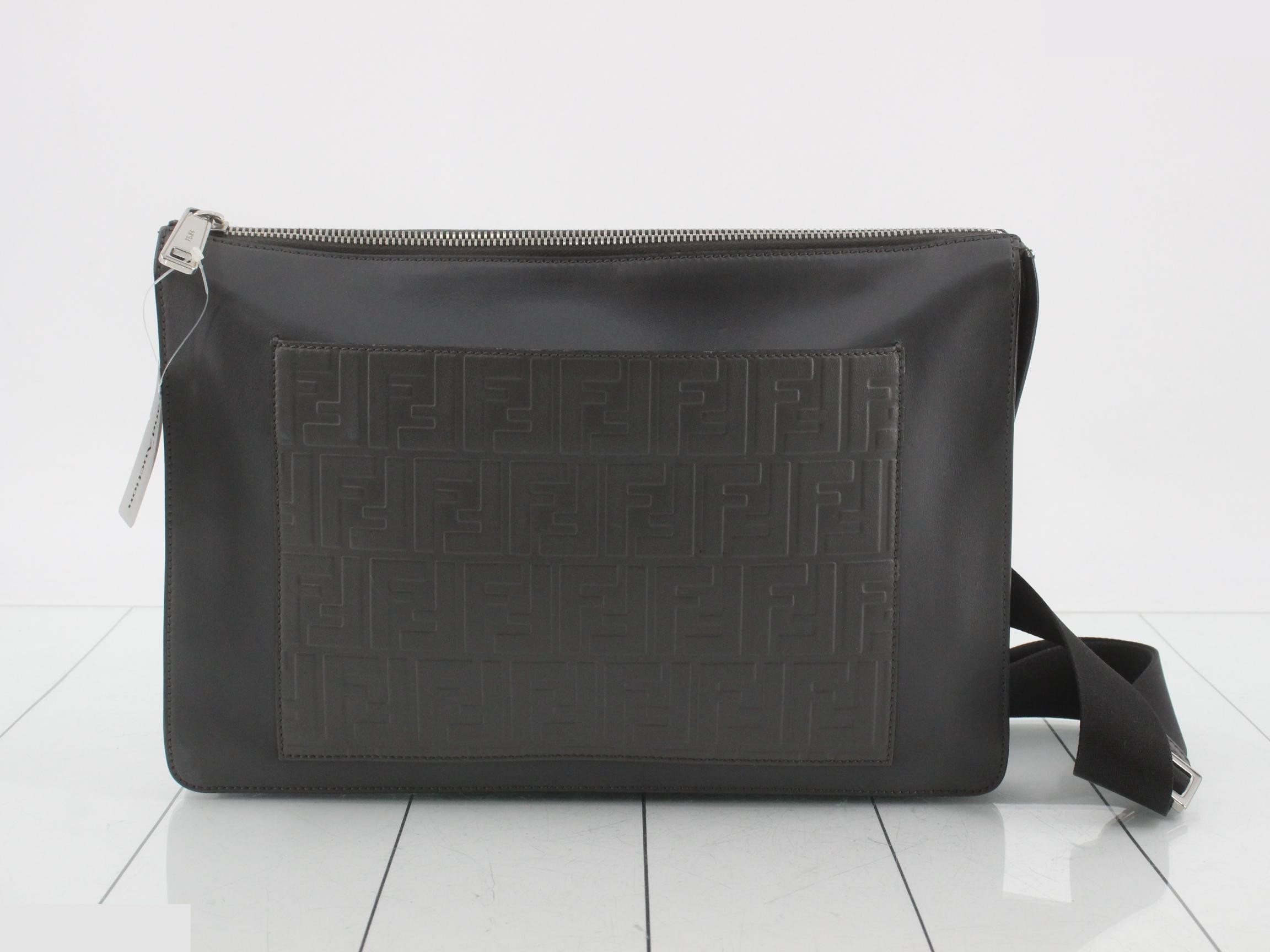 Leather shoulder bag