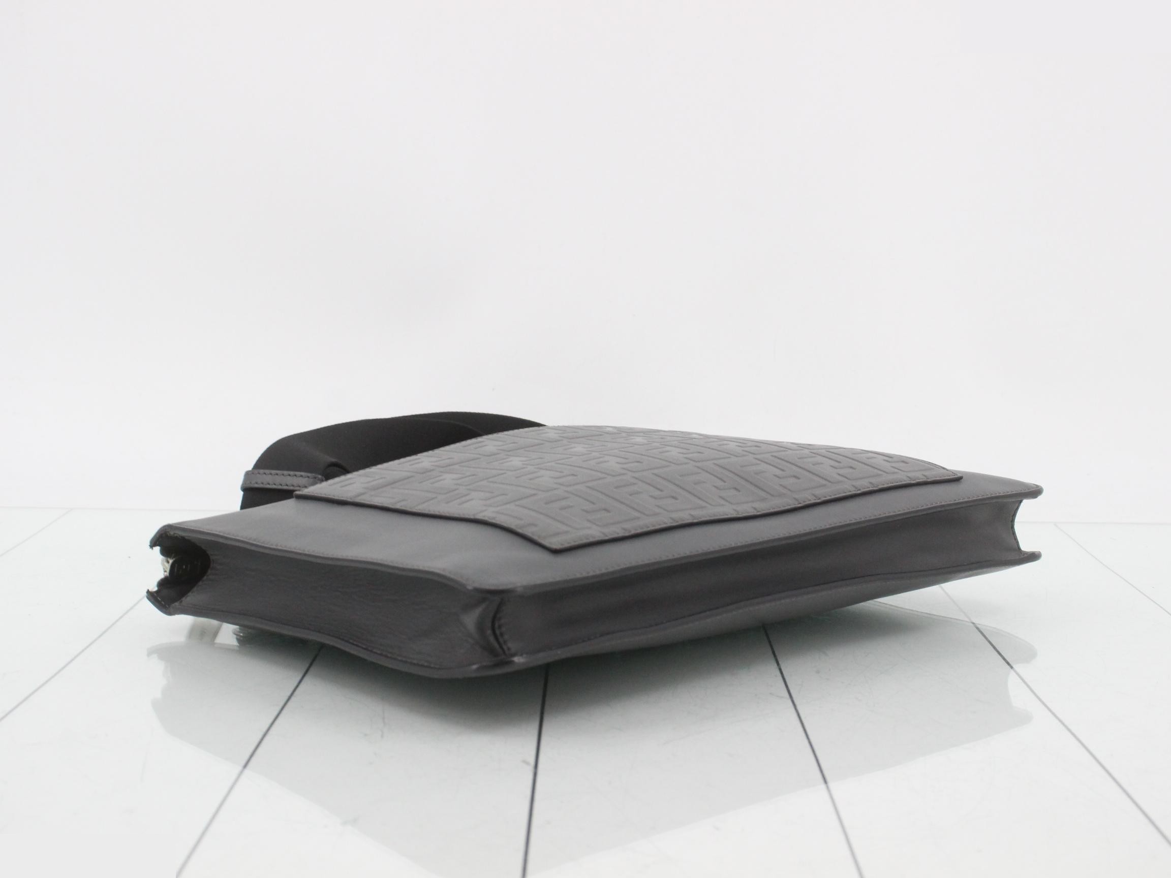 Leather shoulder bag — view 5