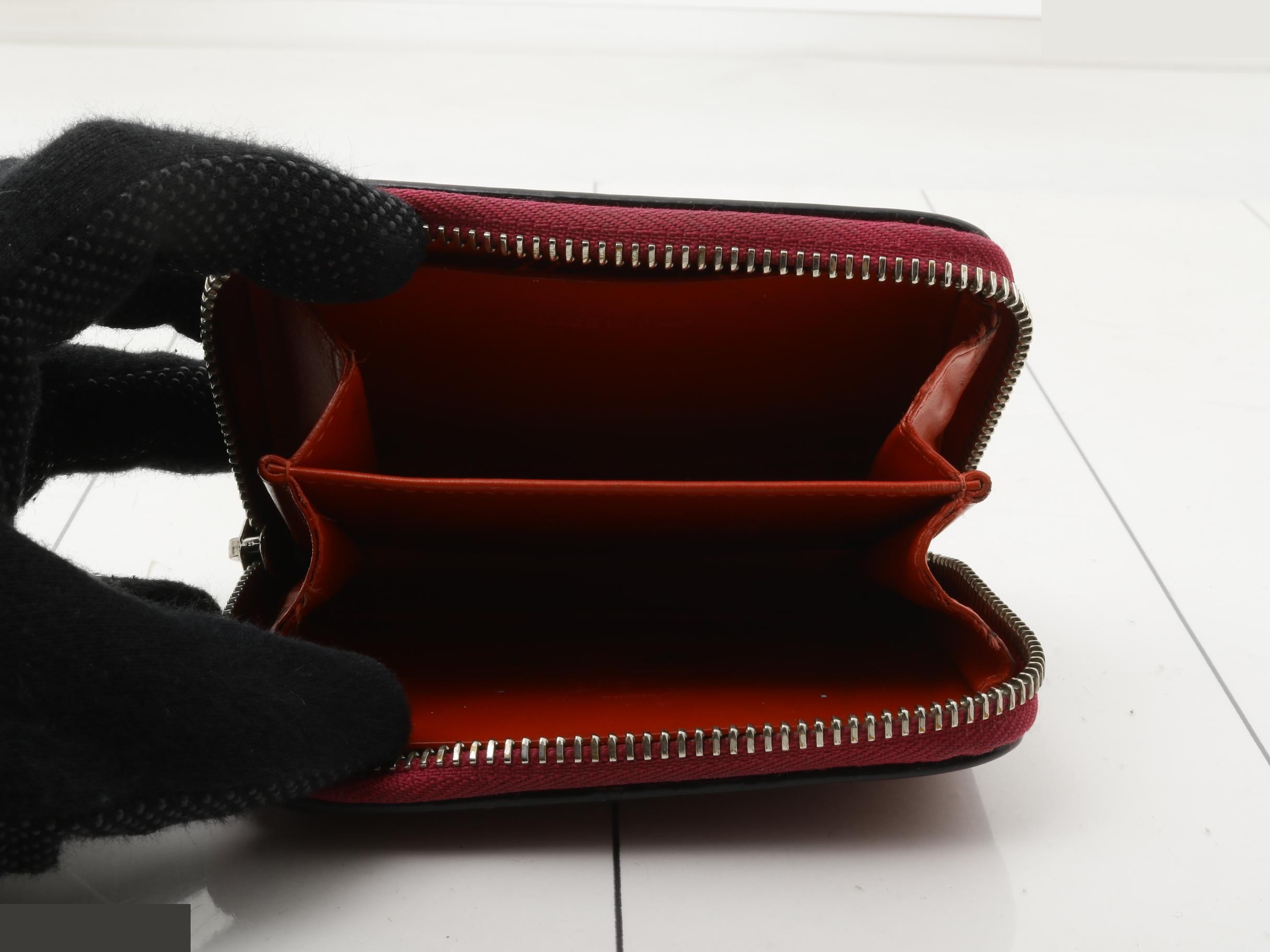 Other lines: Bags and Wallets — view 4