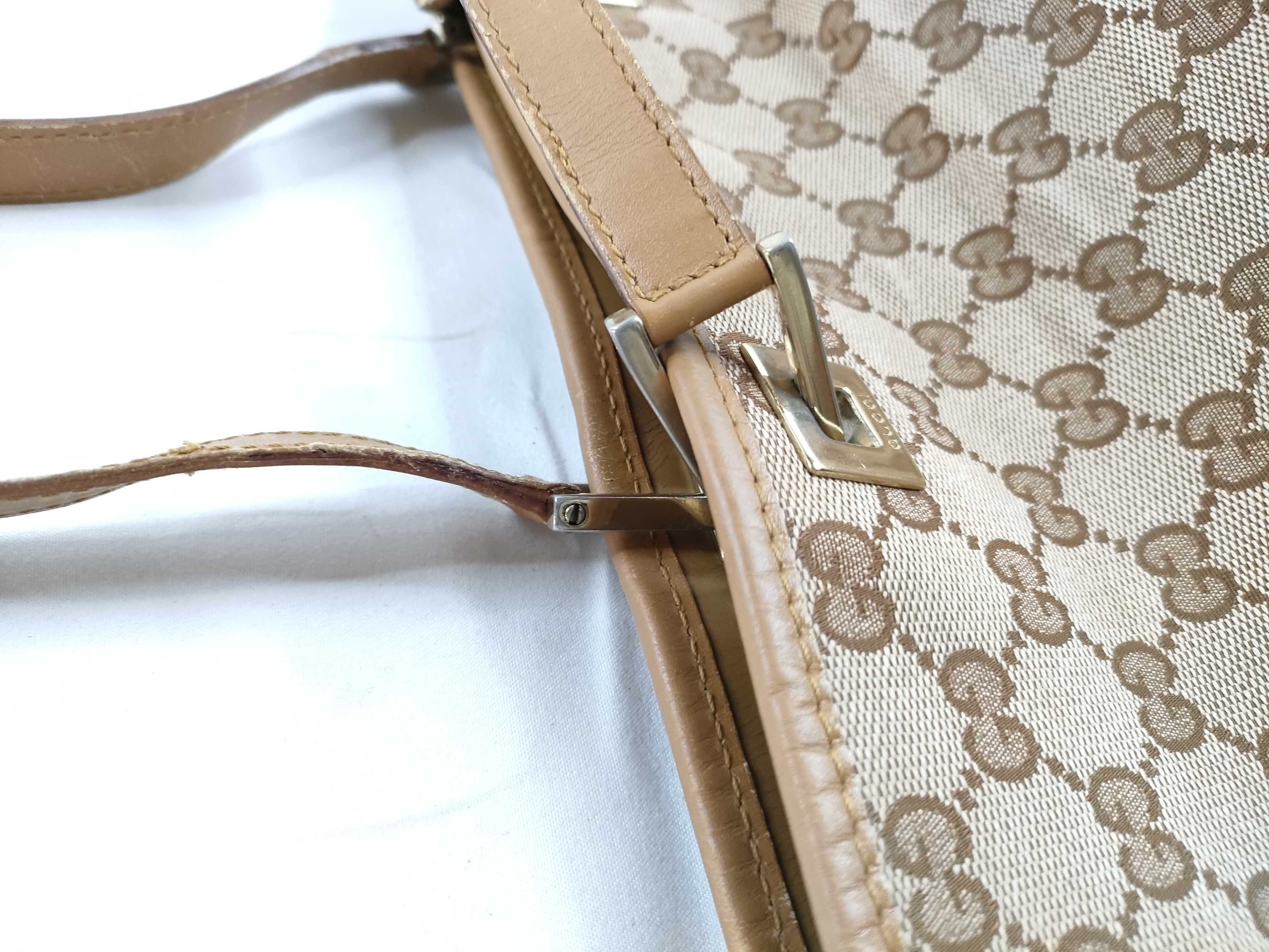 GG Supreme Canvas Handbag — view 9