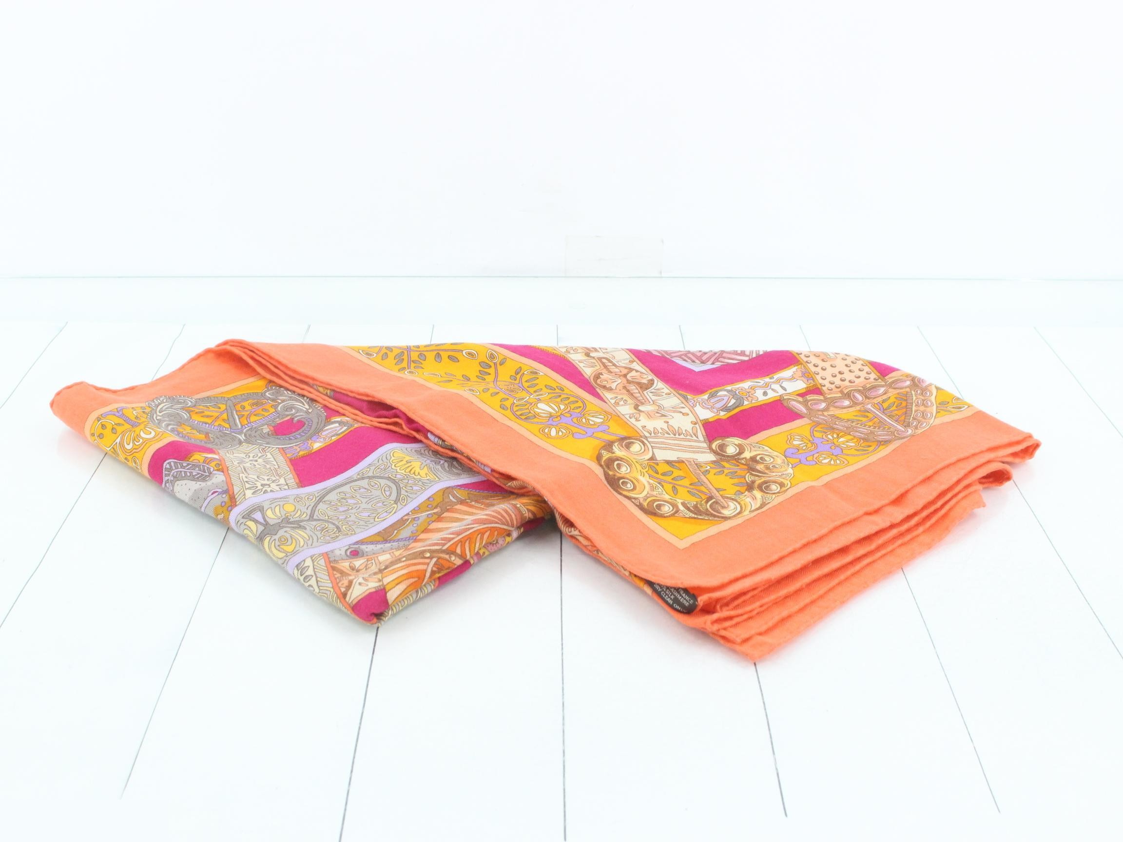 scarf — view 3