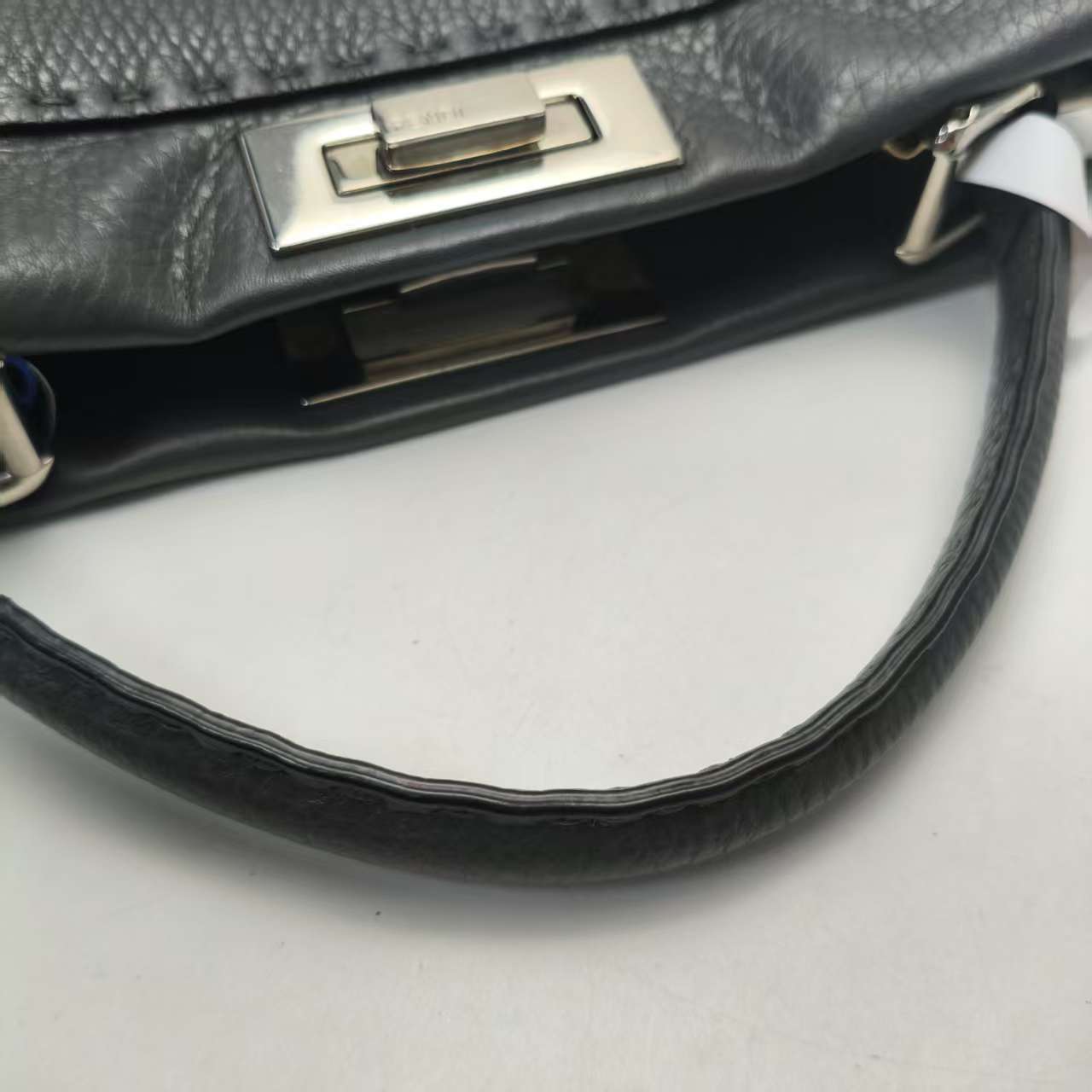 【*Shipped from: China*】FENDI Leather Shoulder Bag — view 11