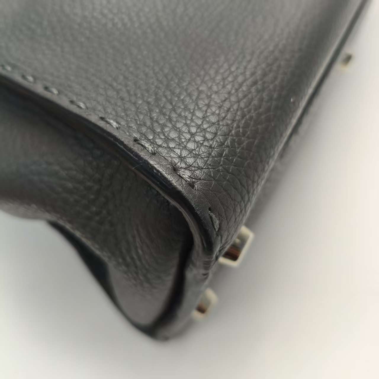 【*Shipped from: China*】FENDI Leather Shoulder Bag — view 12