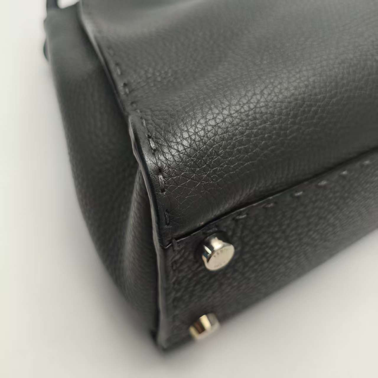 【*Shipped from: China*】FENDI Leather Shoulder Bag — view 7