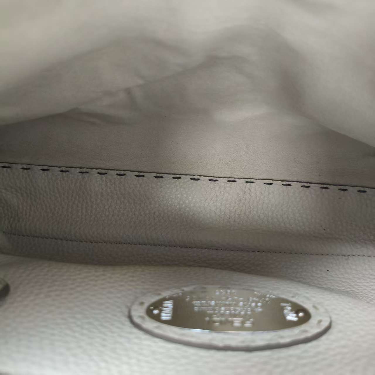 【*Shipped from: China*】FENDI Leather Shoulder Bag — view 9