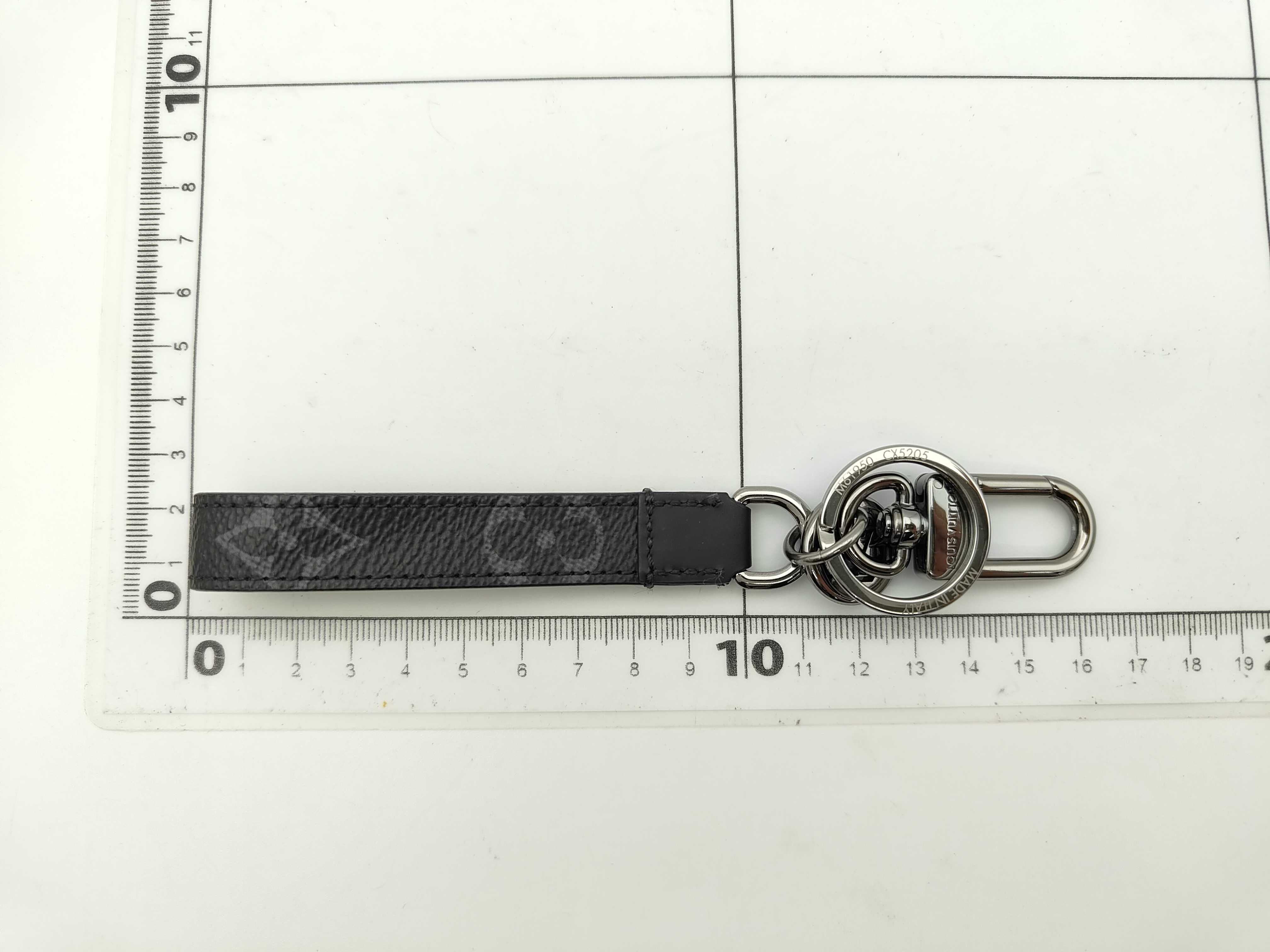 Portefeuille Dragonne M61950 Charm — view 2