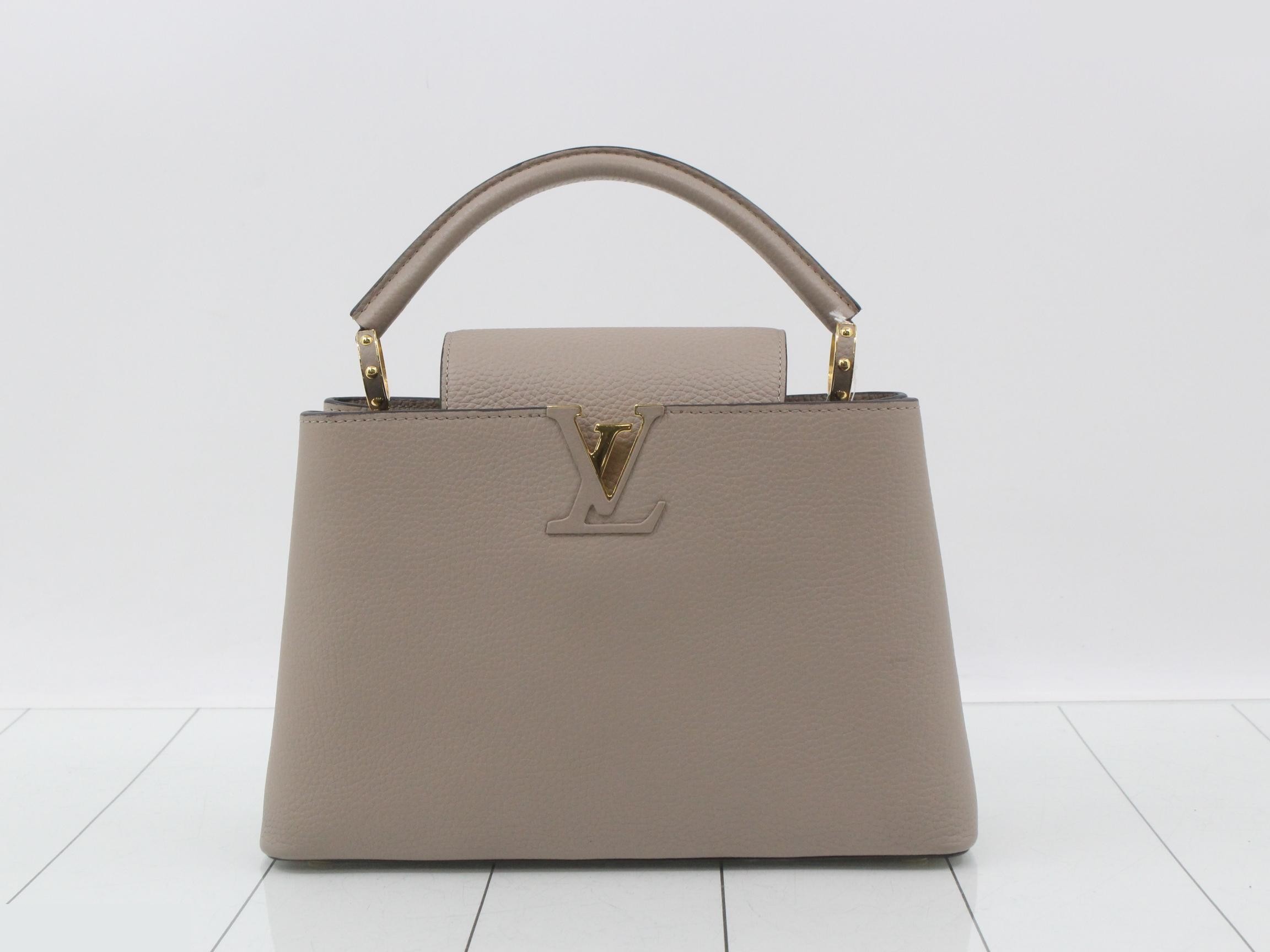 Capucines MM 2-Way Handbag