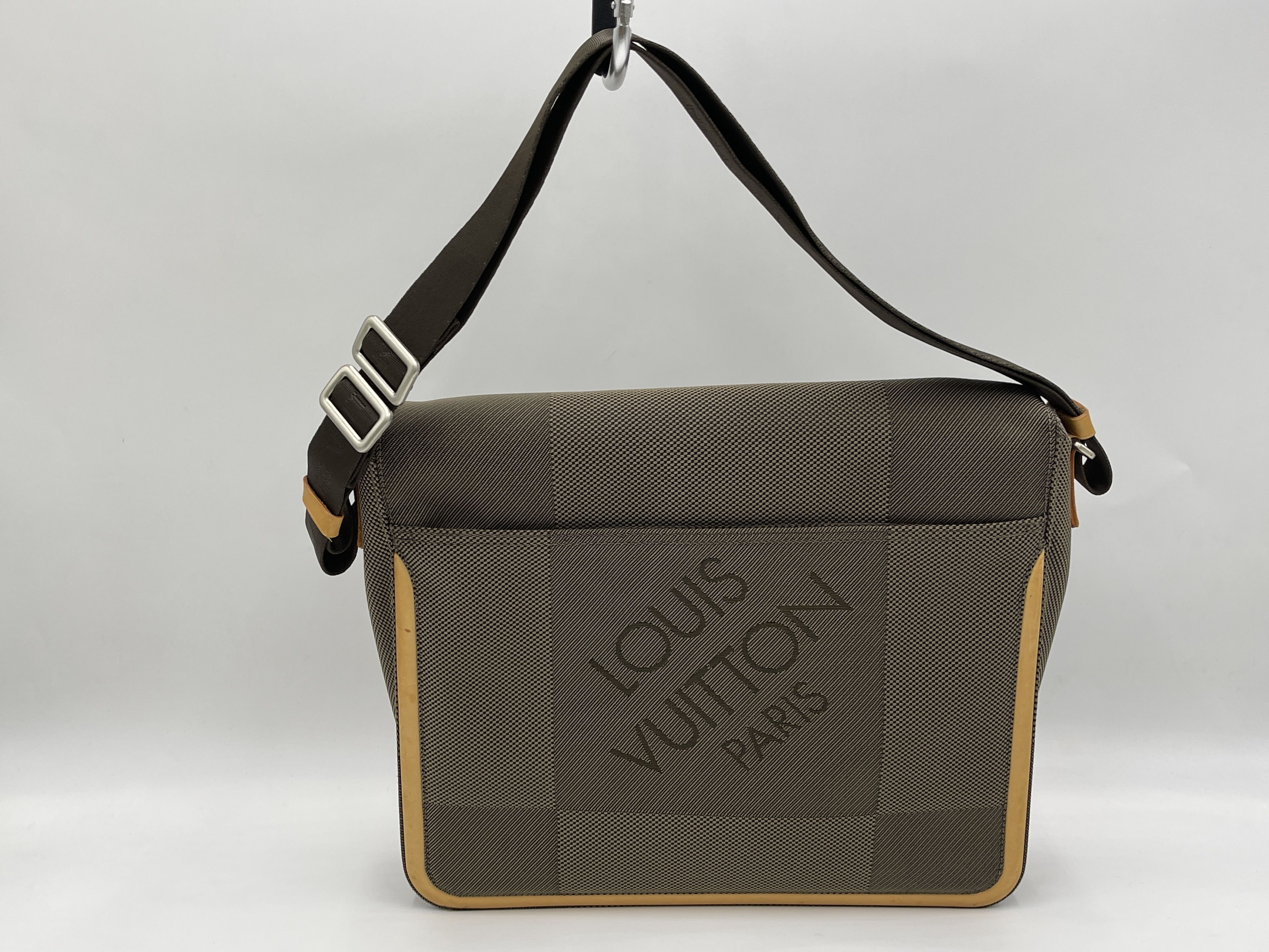 Damier Geant Messager M93030 VI1004 Terre Shoulder Bag — view 2