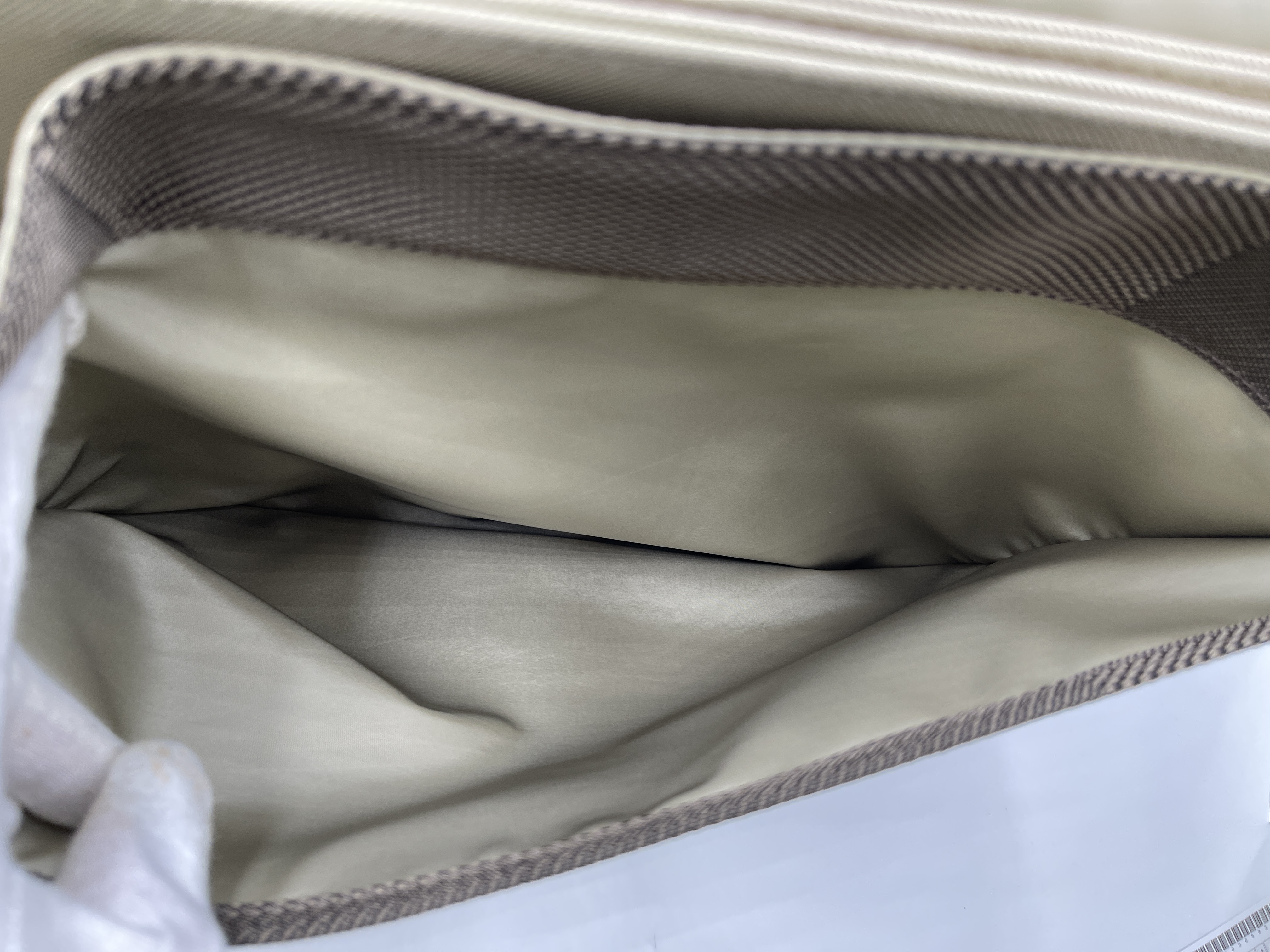Damier Geant Messager M93030 VI1004 Terre Shoulder Bag — view 11