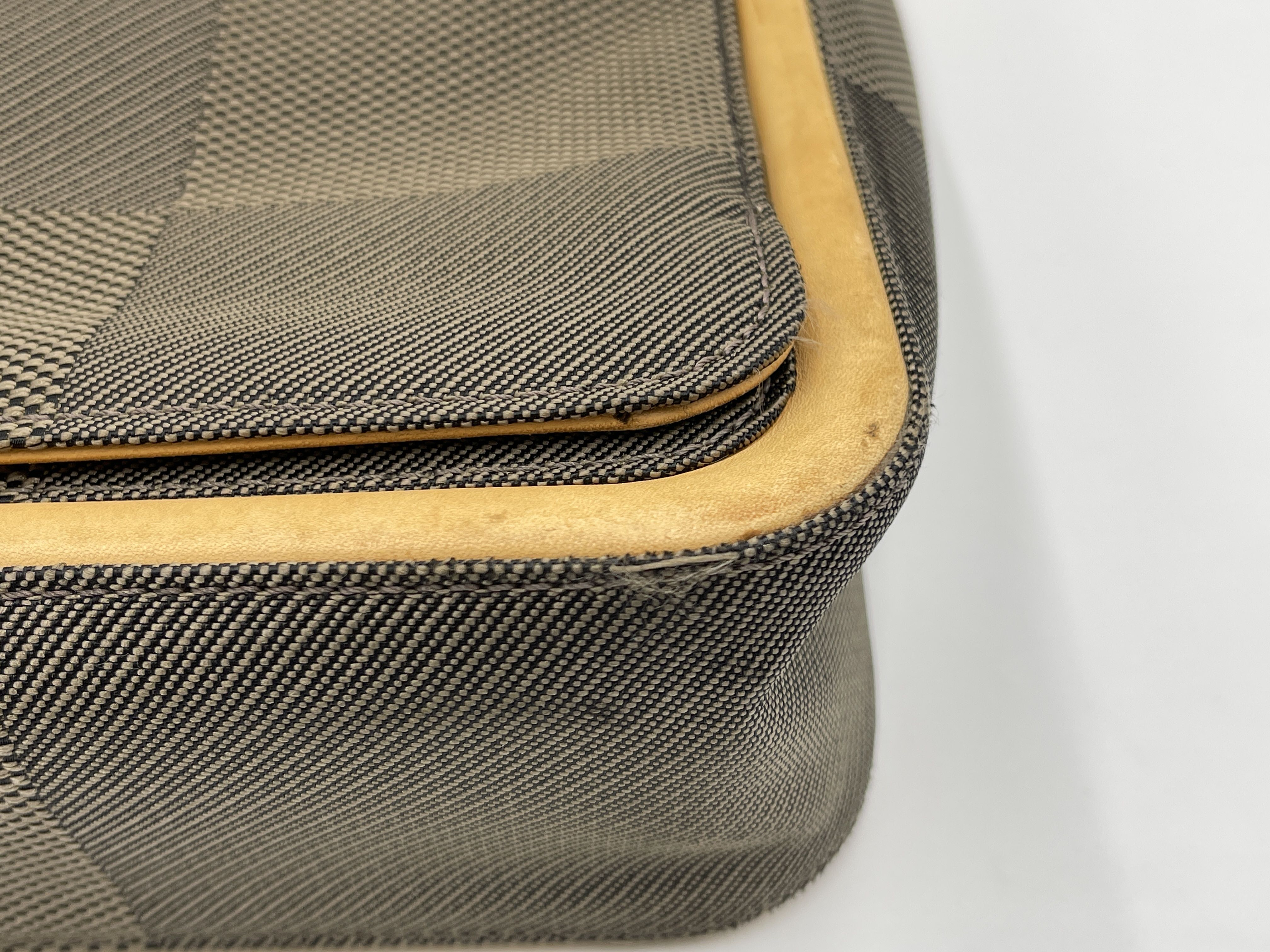 Damier Geant Messager M93030 VI1004 Terre Shoulder Bag — view 7