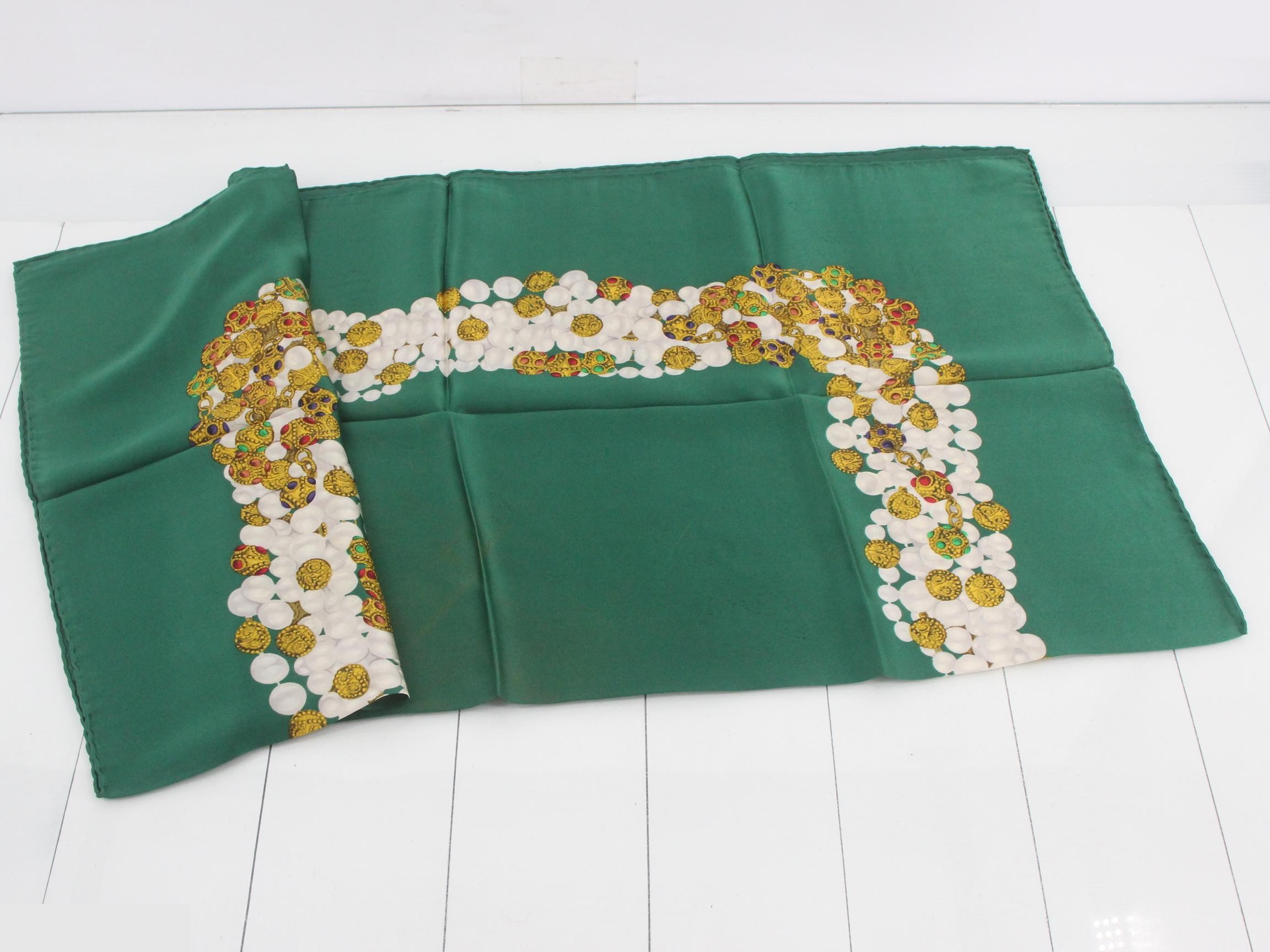scarf — view 3