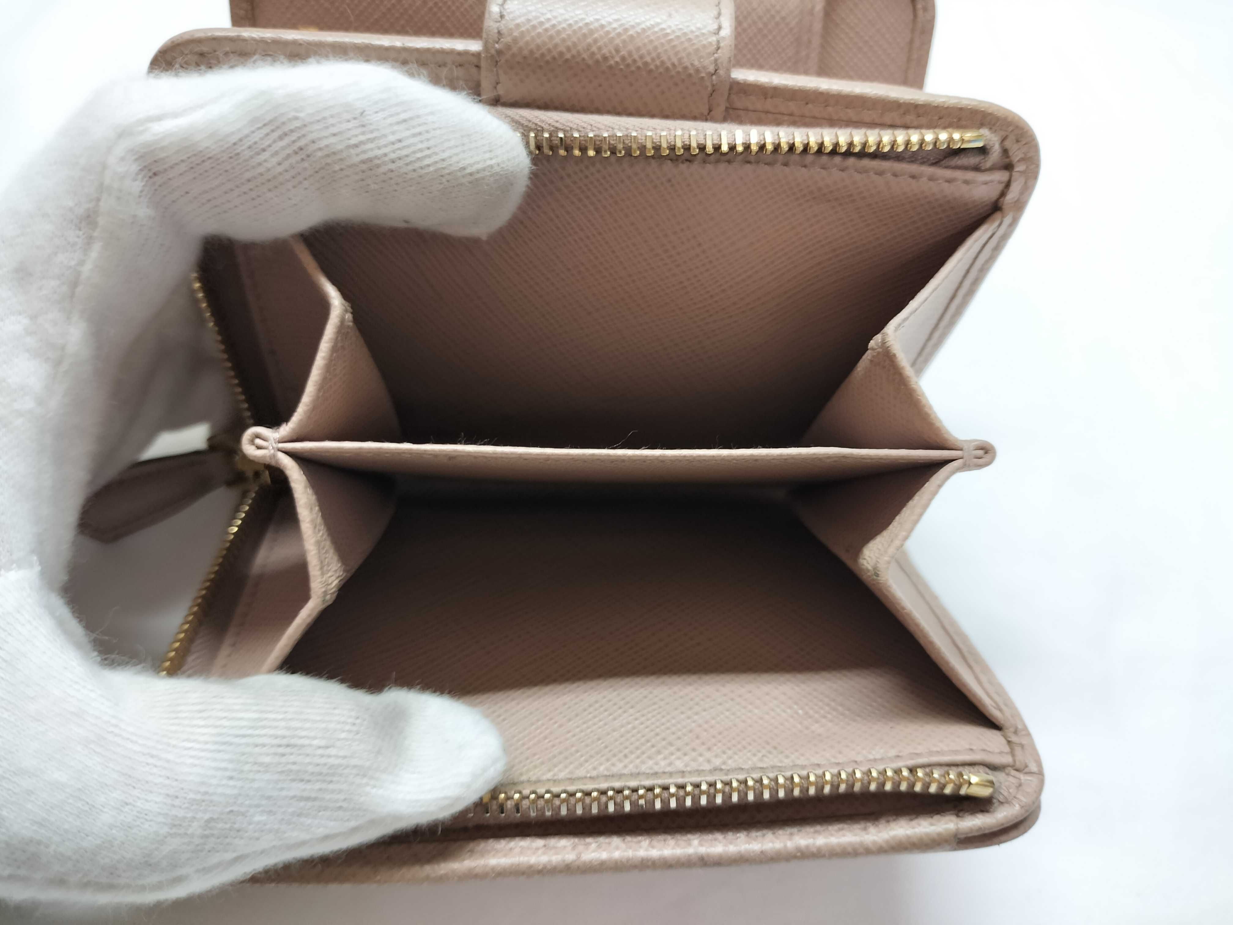 wallet — view 12