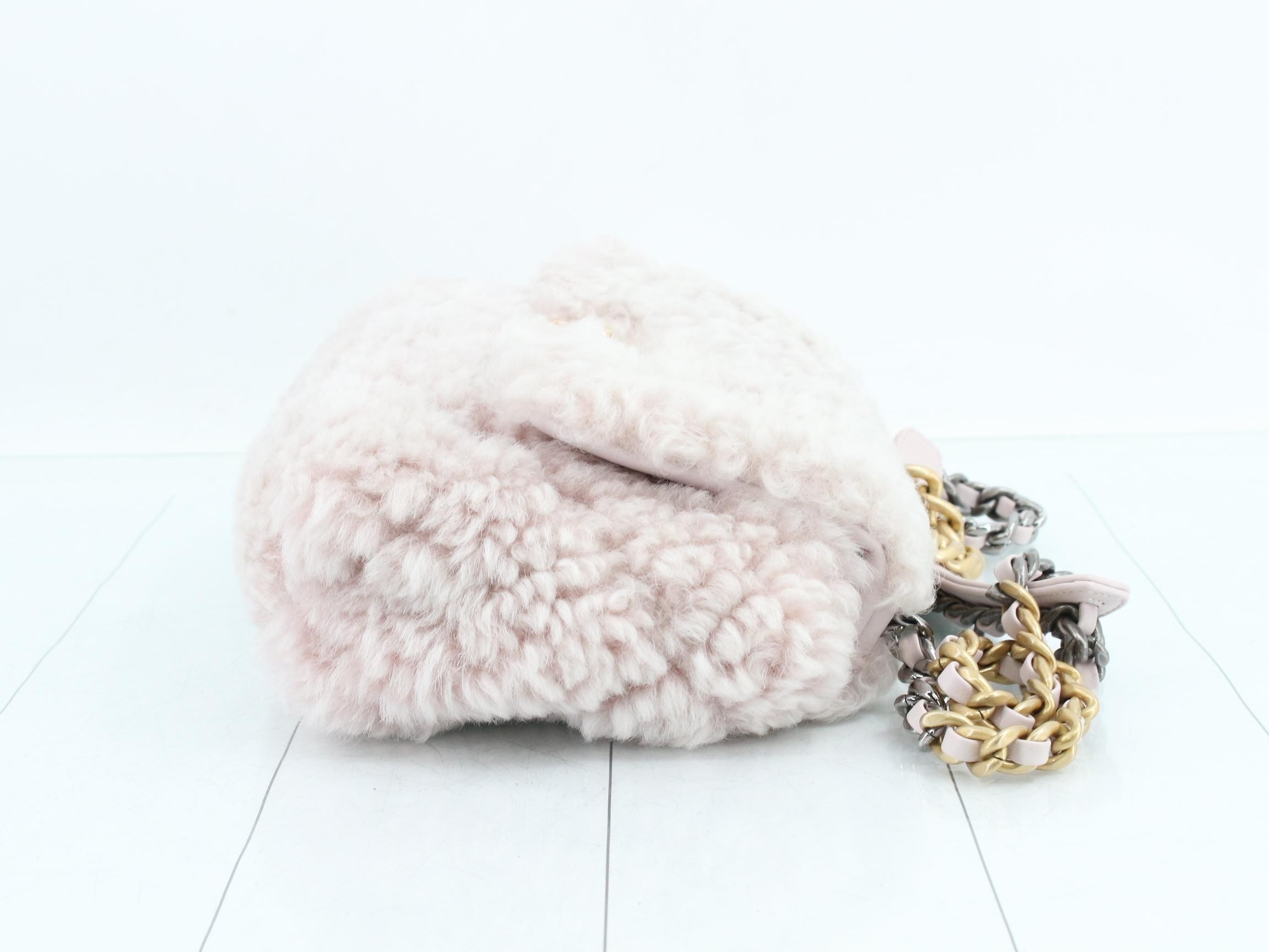 19 Shearling Boa Chain Shoulder Bag — view 3