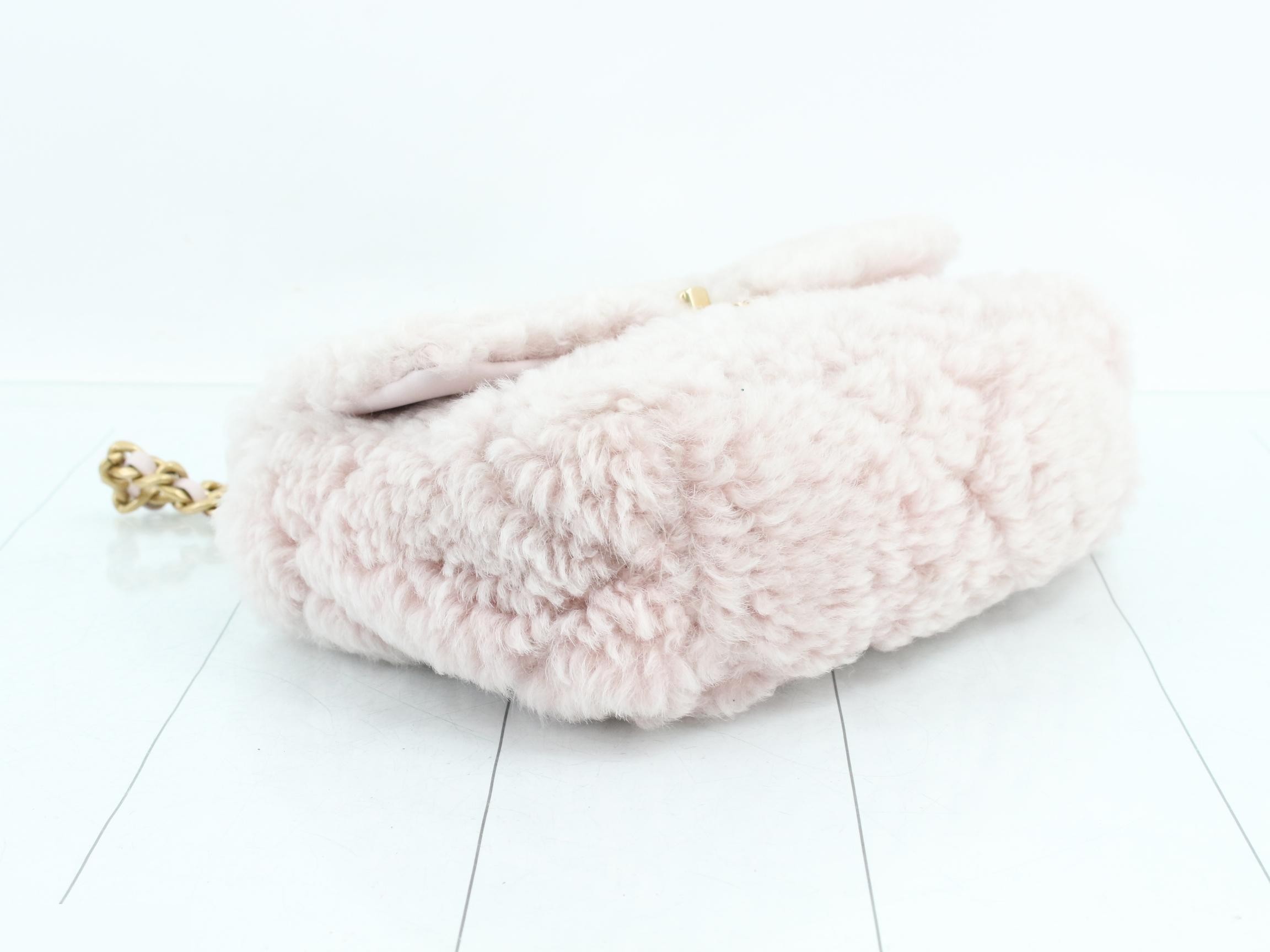 19 Shearling Boa Chain Shoulder Bag — view 5