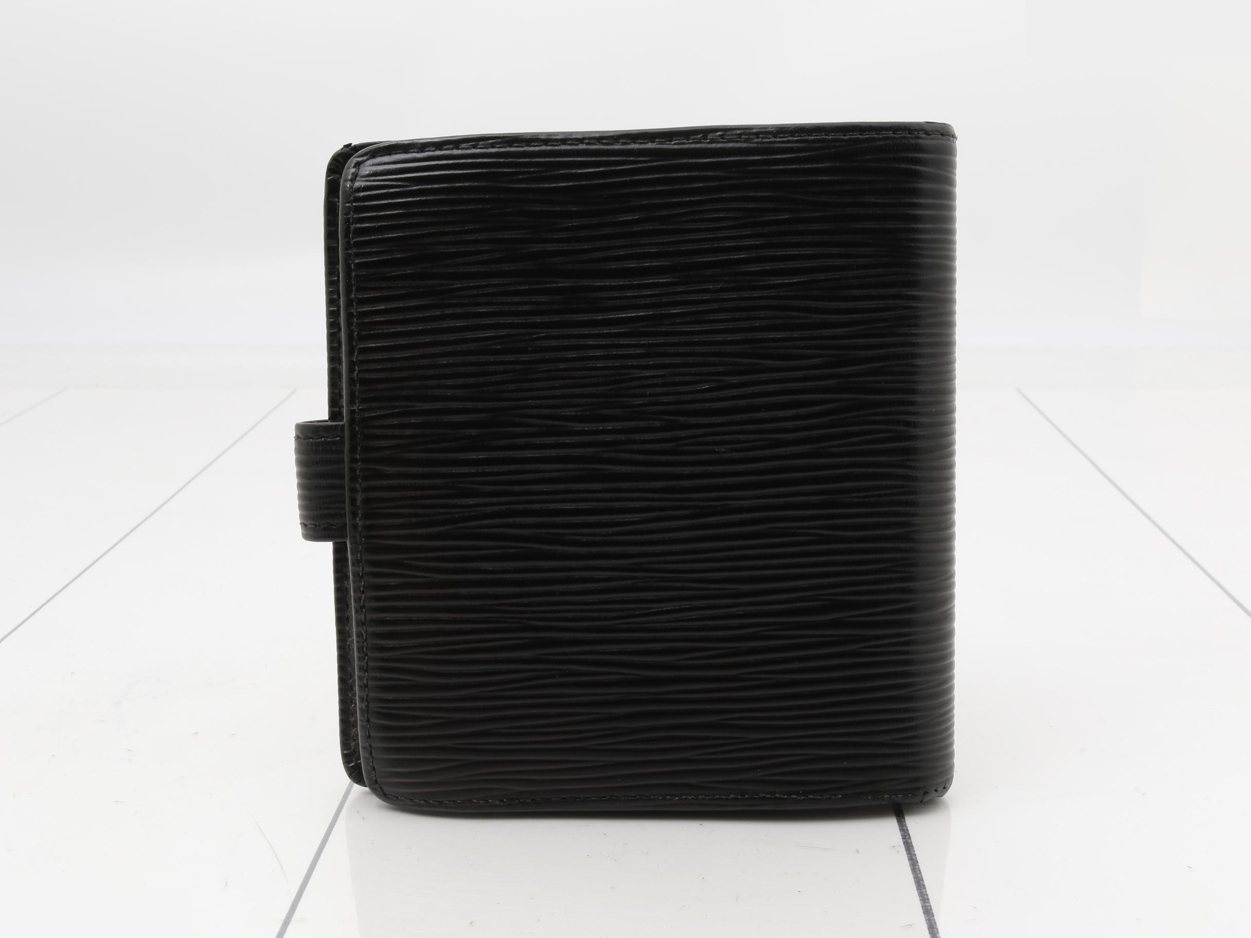 Epi Bifold Wallet with Hook Closure MI0978 — view 2