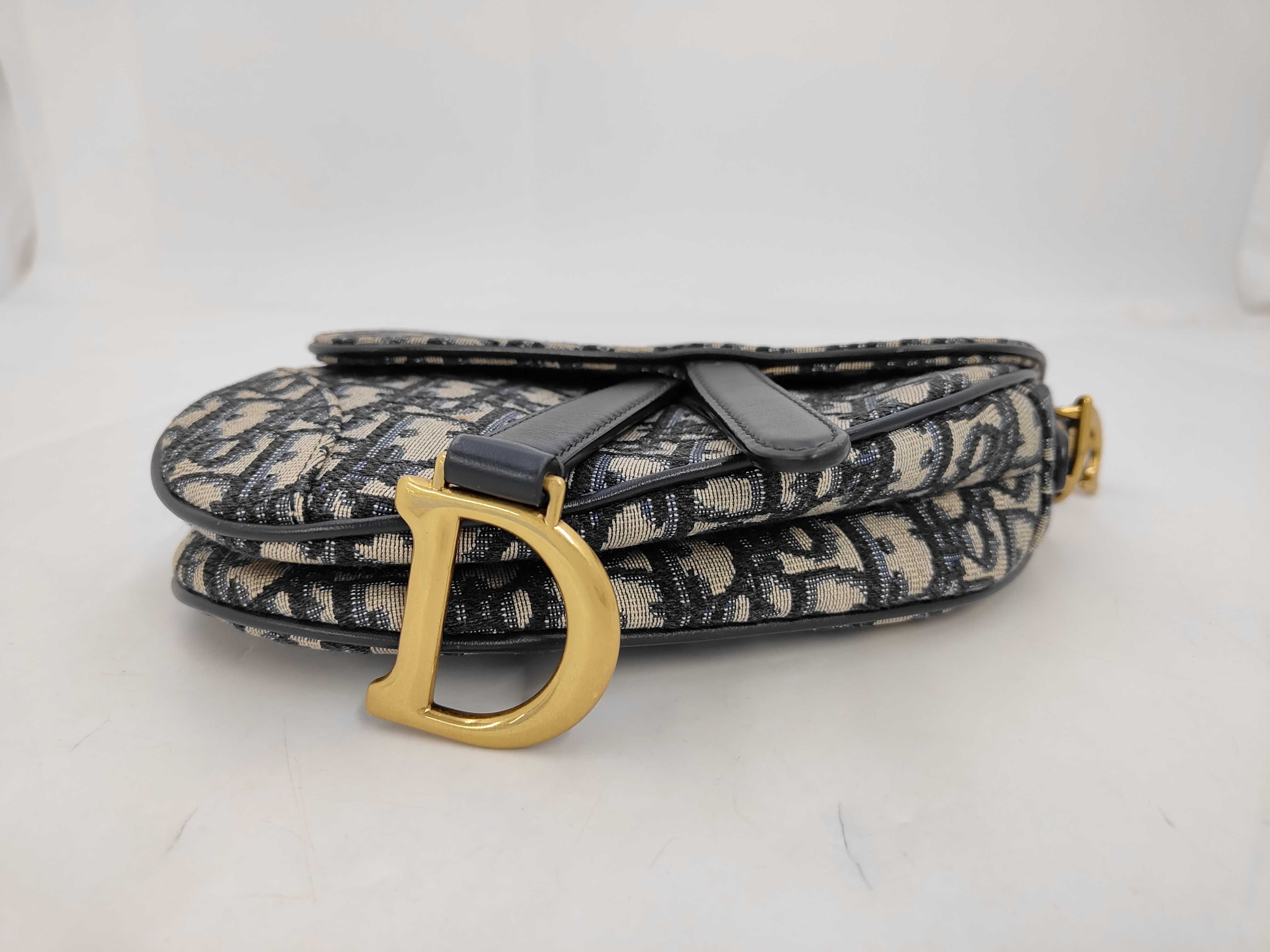 handbag — view 4