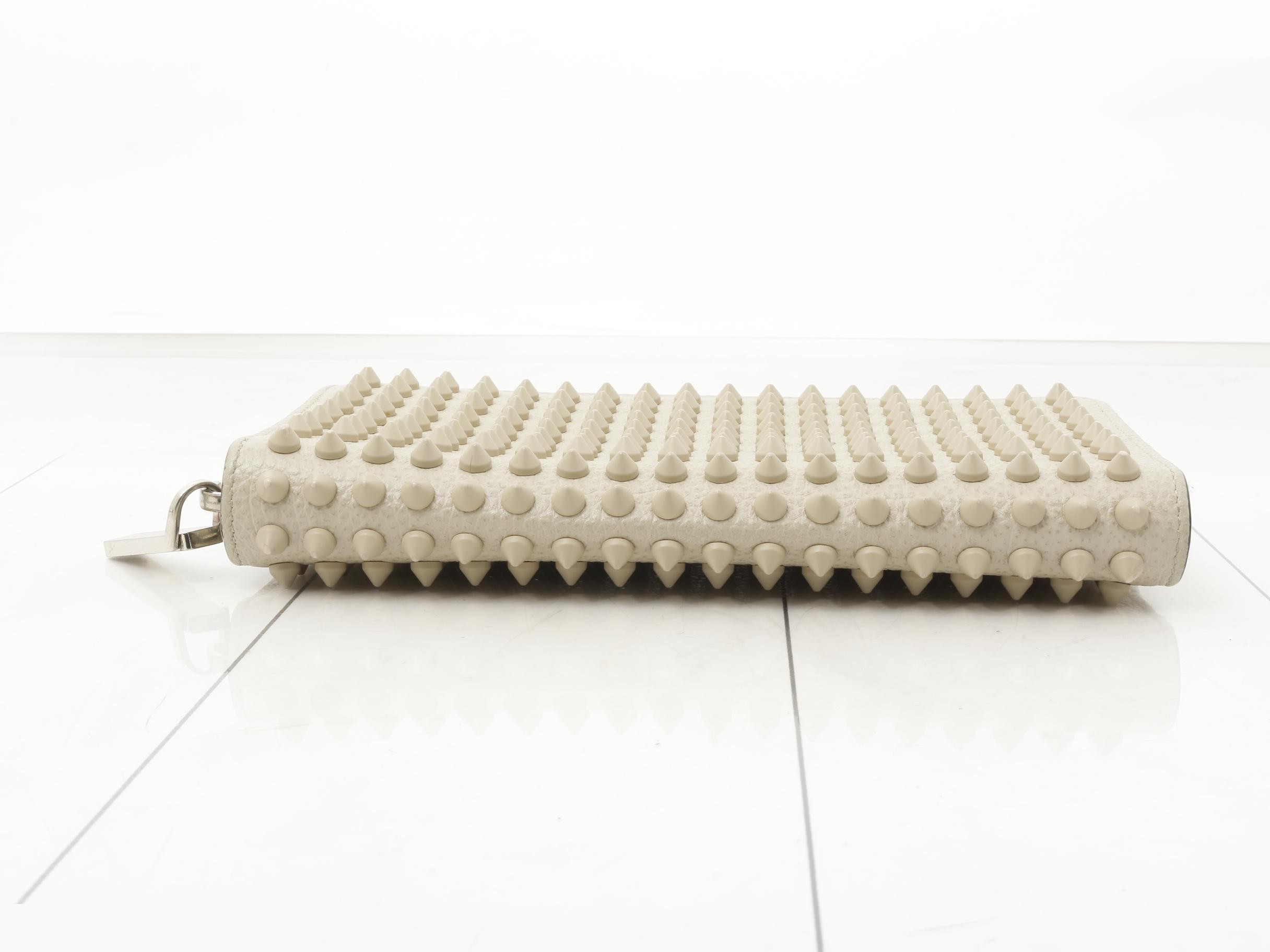 Other lines: Bags & Wallets, Studs — view 3