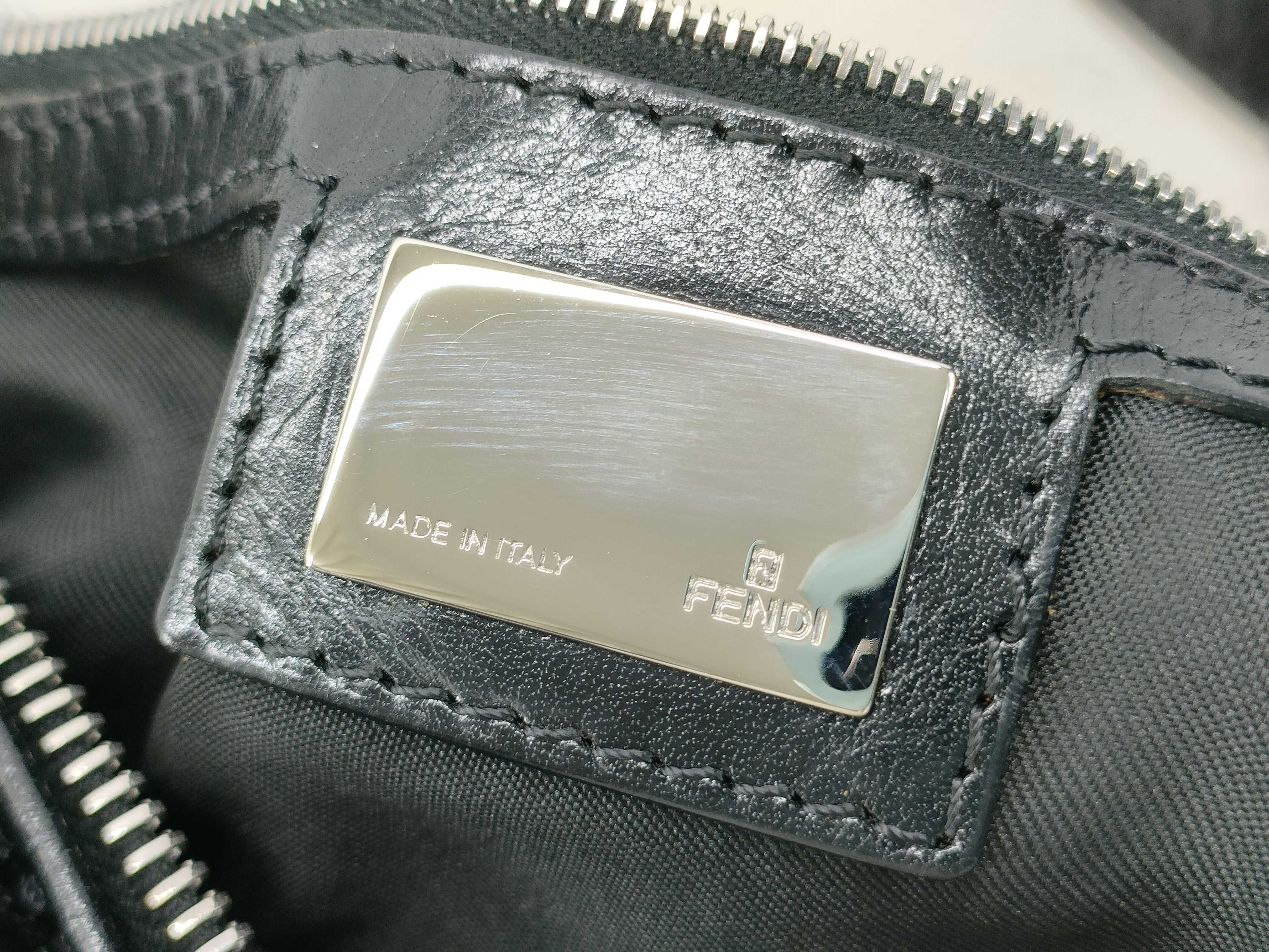 One-Shoulder Leather Shoulder Bag — view 13