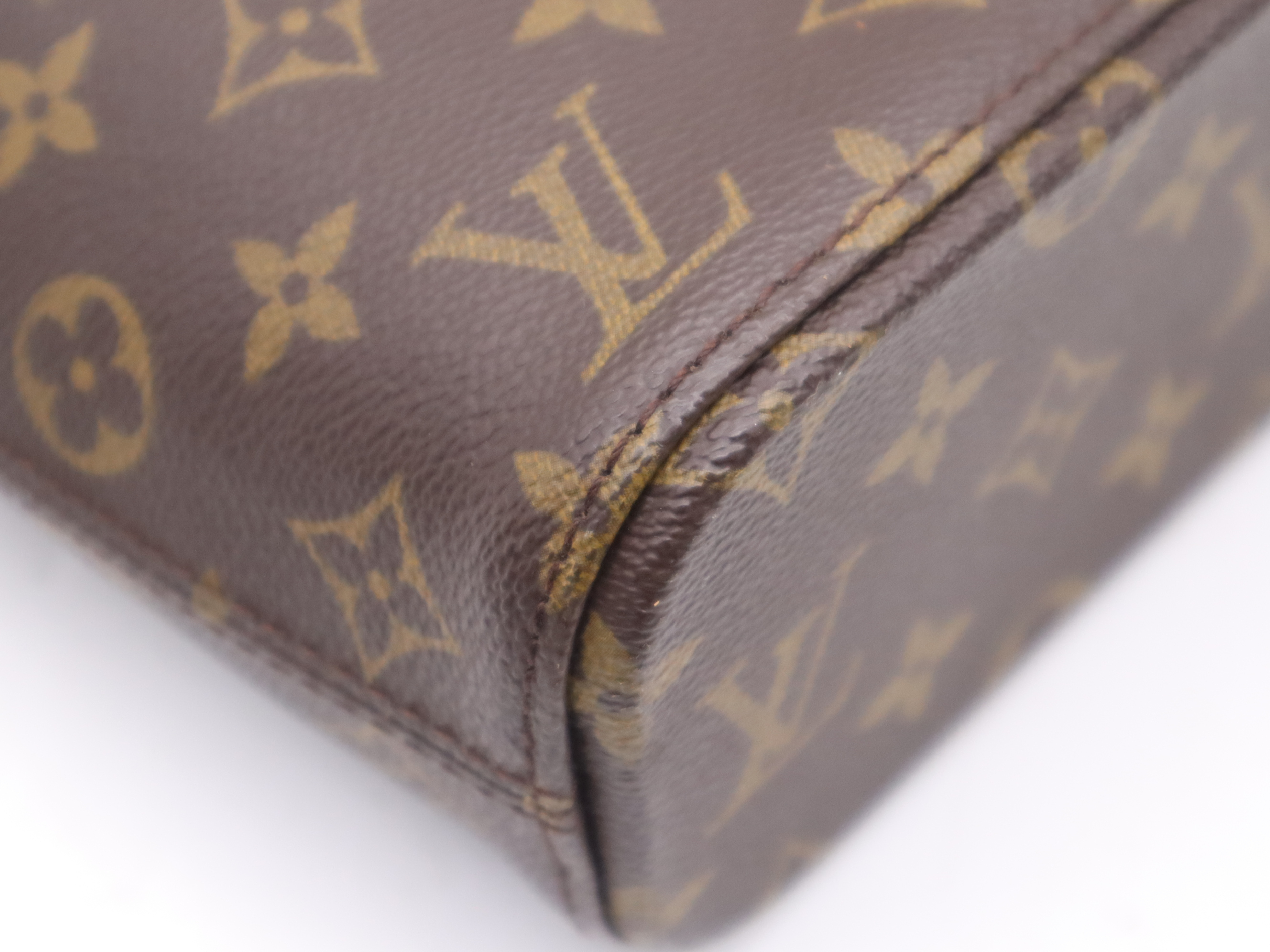 M51172 Monogram Vavin PM Tote Bag — view 9